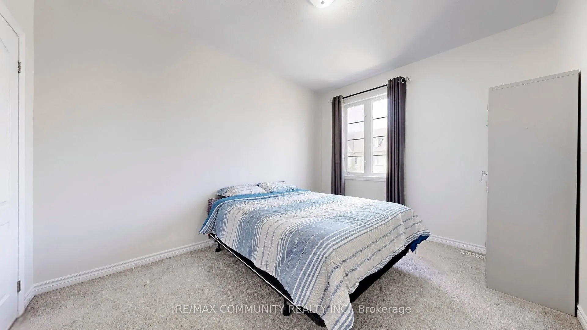 11 Clutterbuck Lane NE
