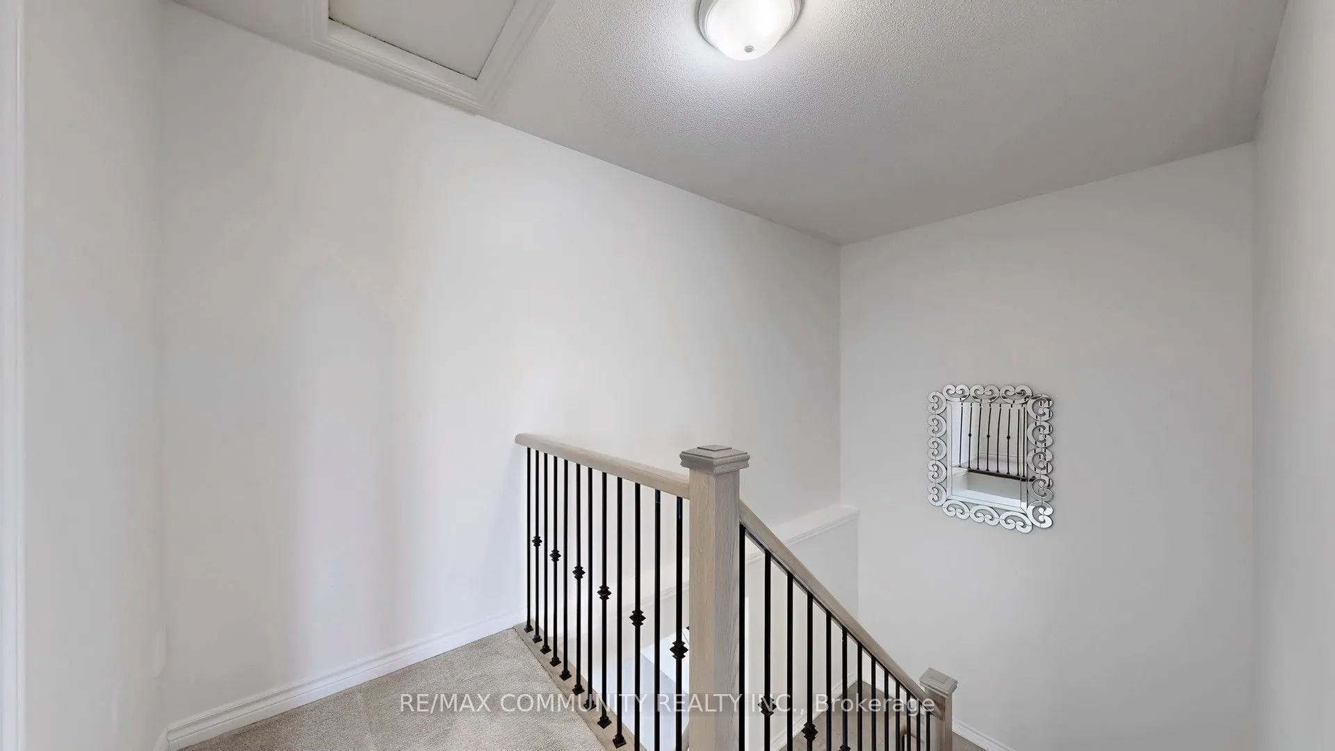11 Clutterbuck Lane NE