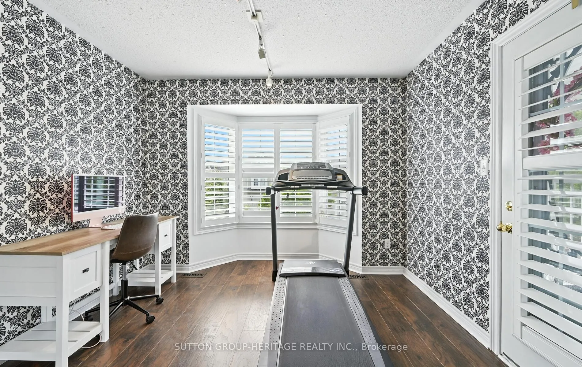 4 Barchester Crescent