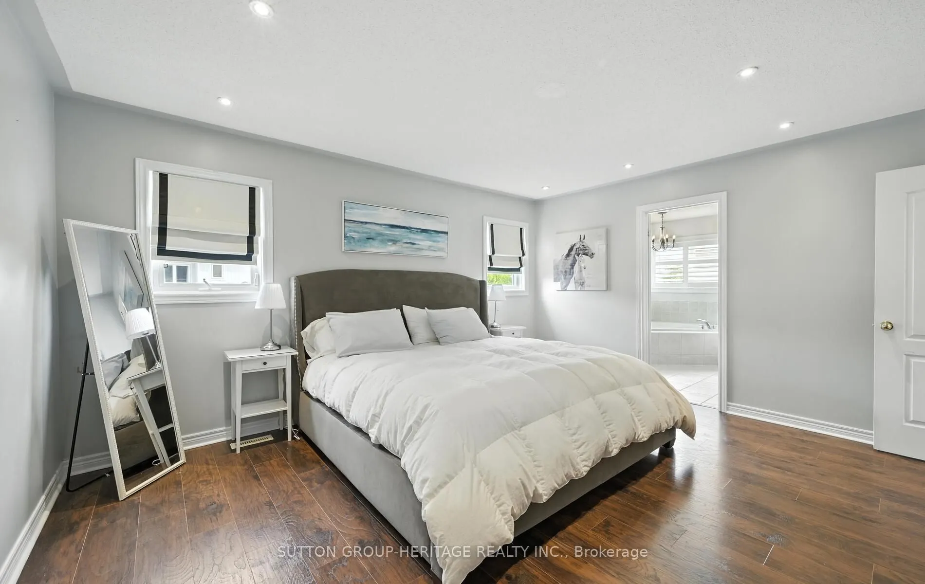 4 Barchester Crescent
