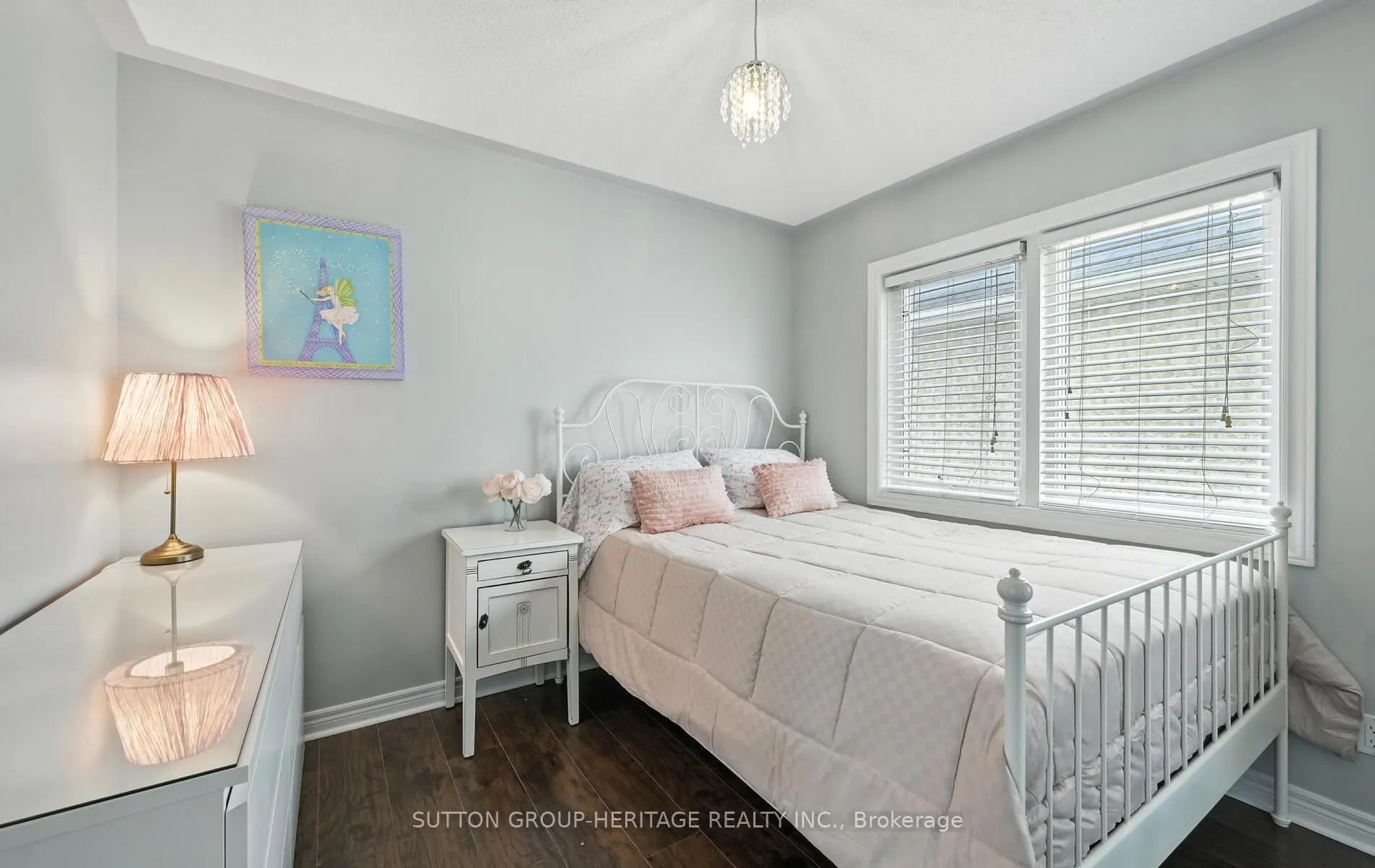 4 Barchester Crescent