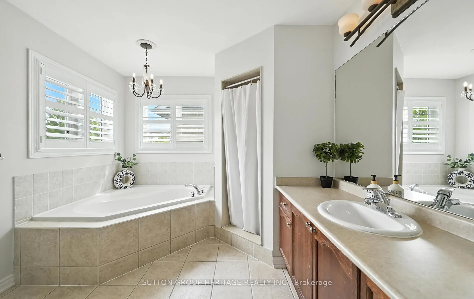4 Barchester Crescent