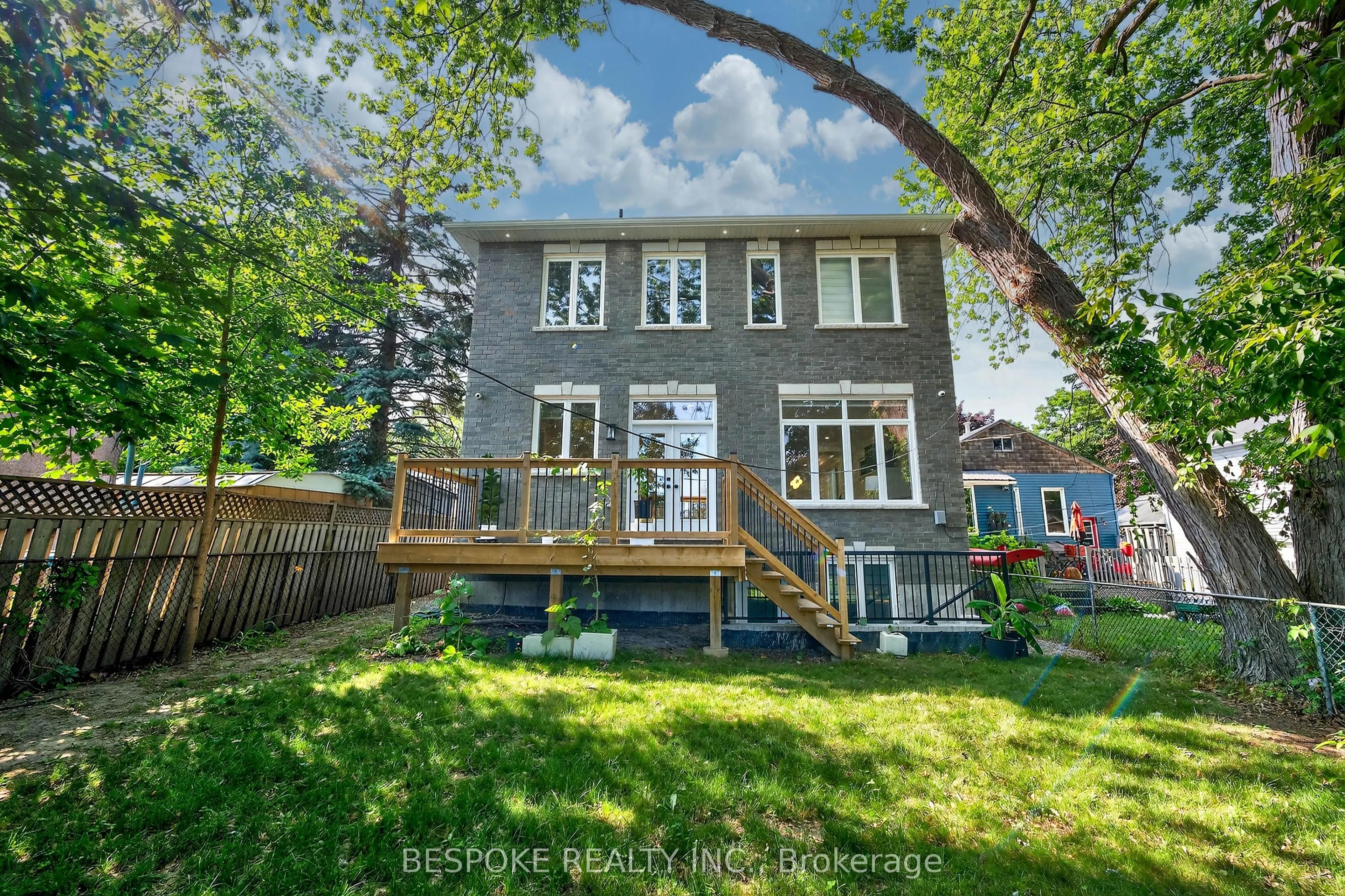 33 Maple Street