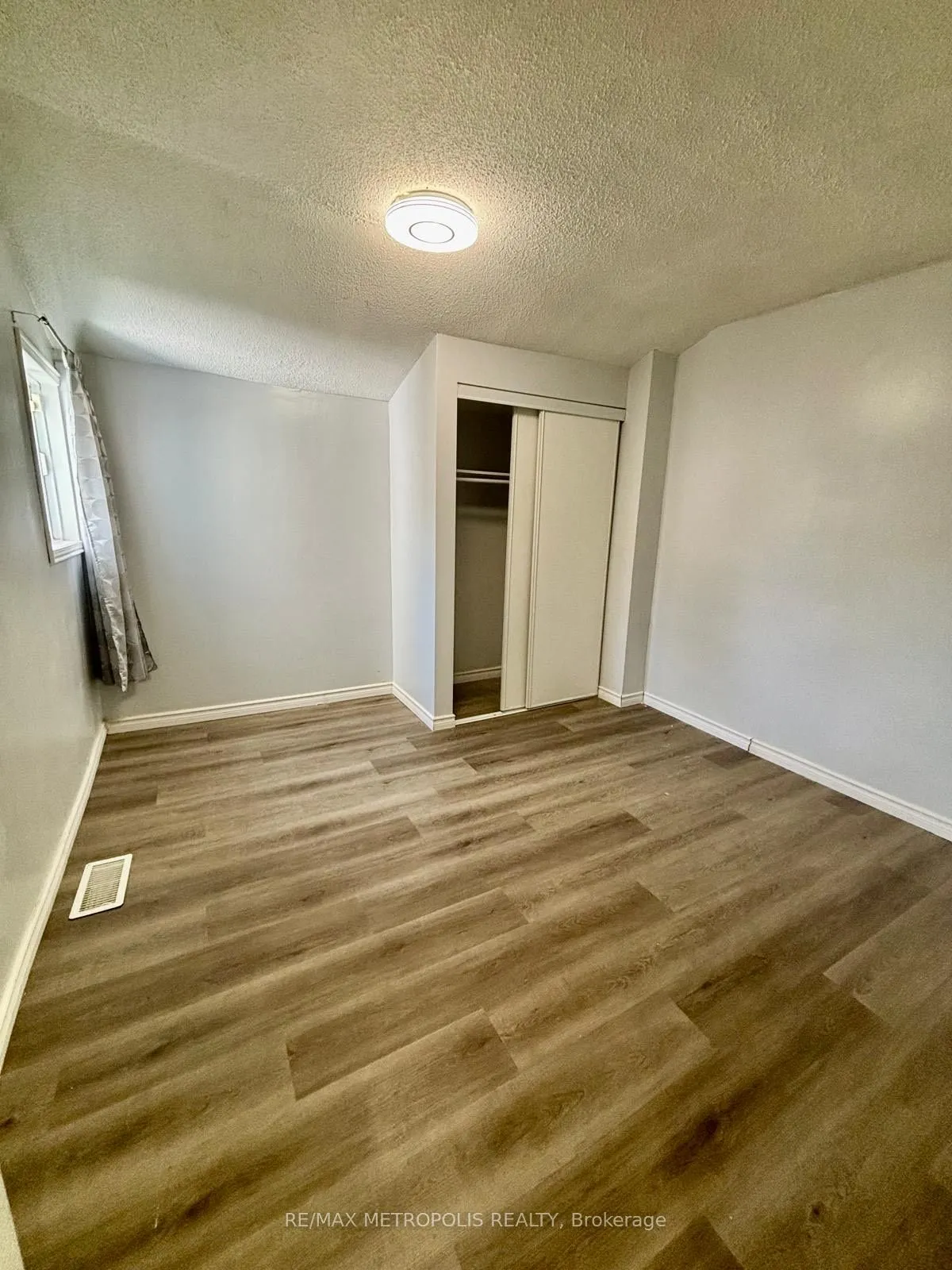 72 Colborne Street W