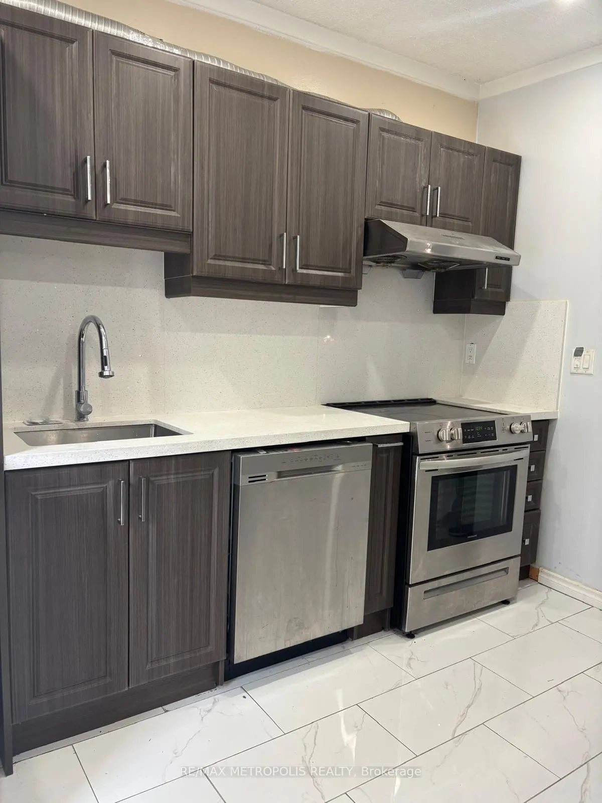 72 Colborne Street W