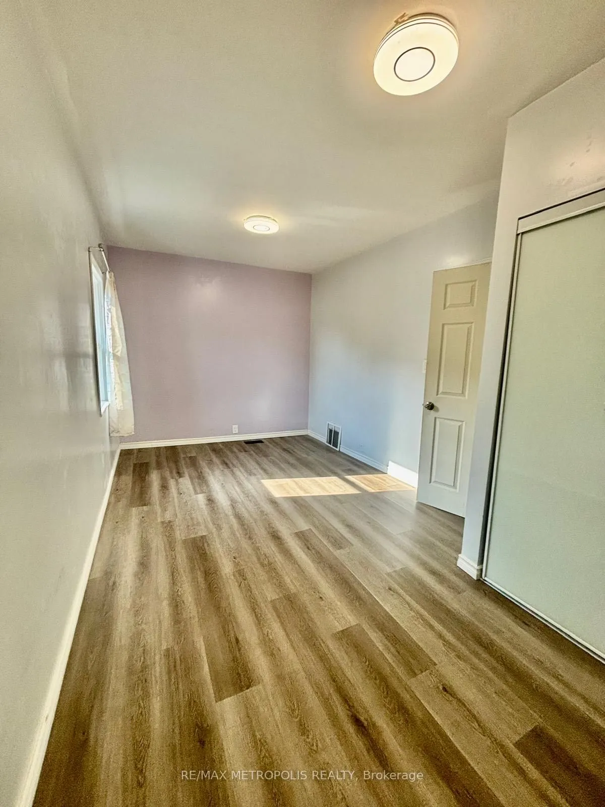 72 Colborne Street W