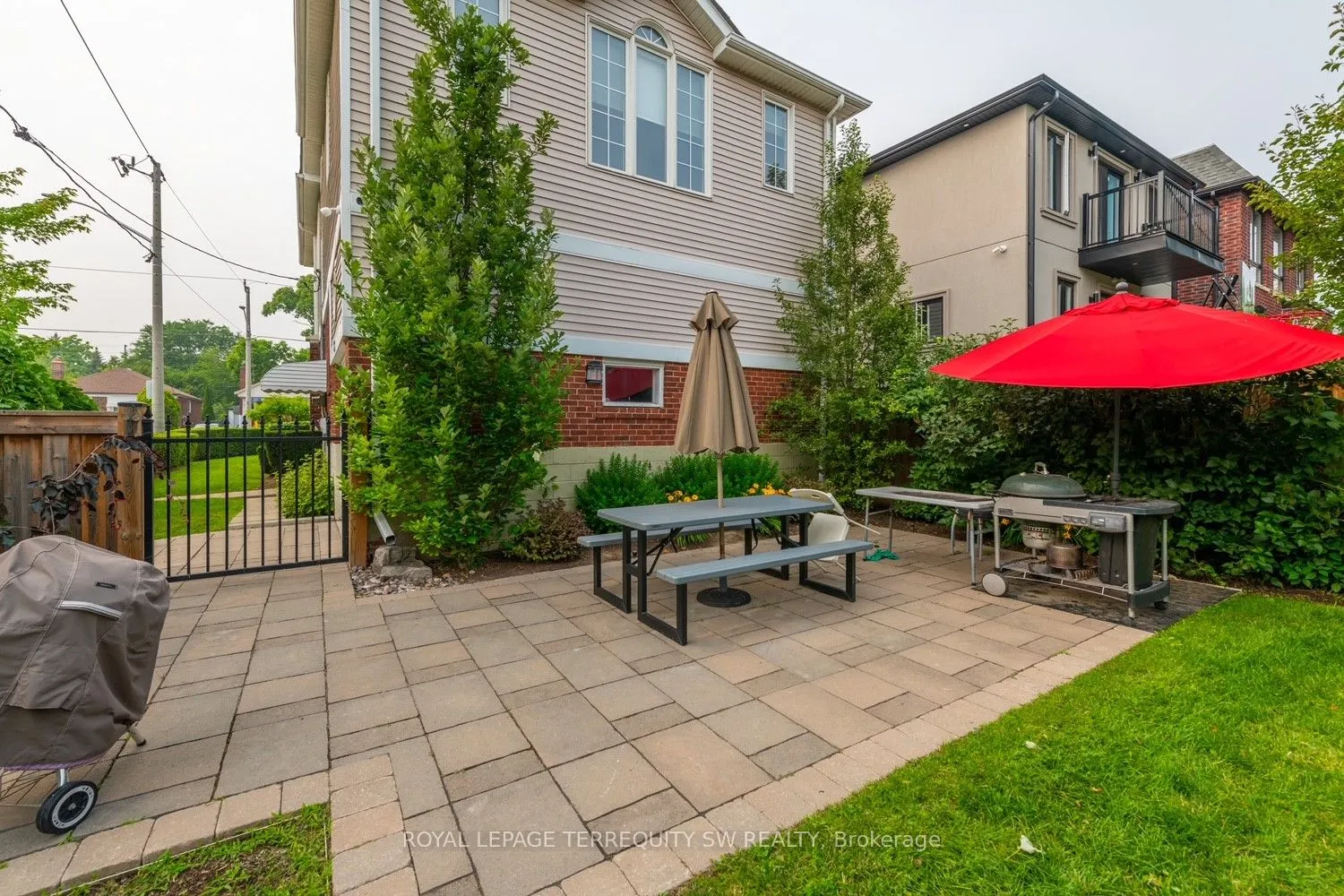45 Tiago Avenue