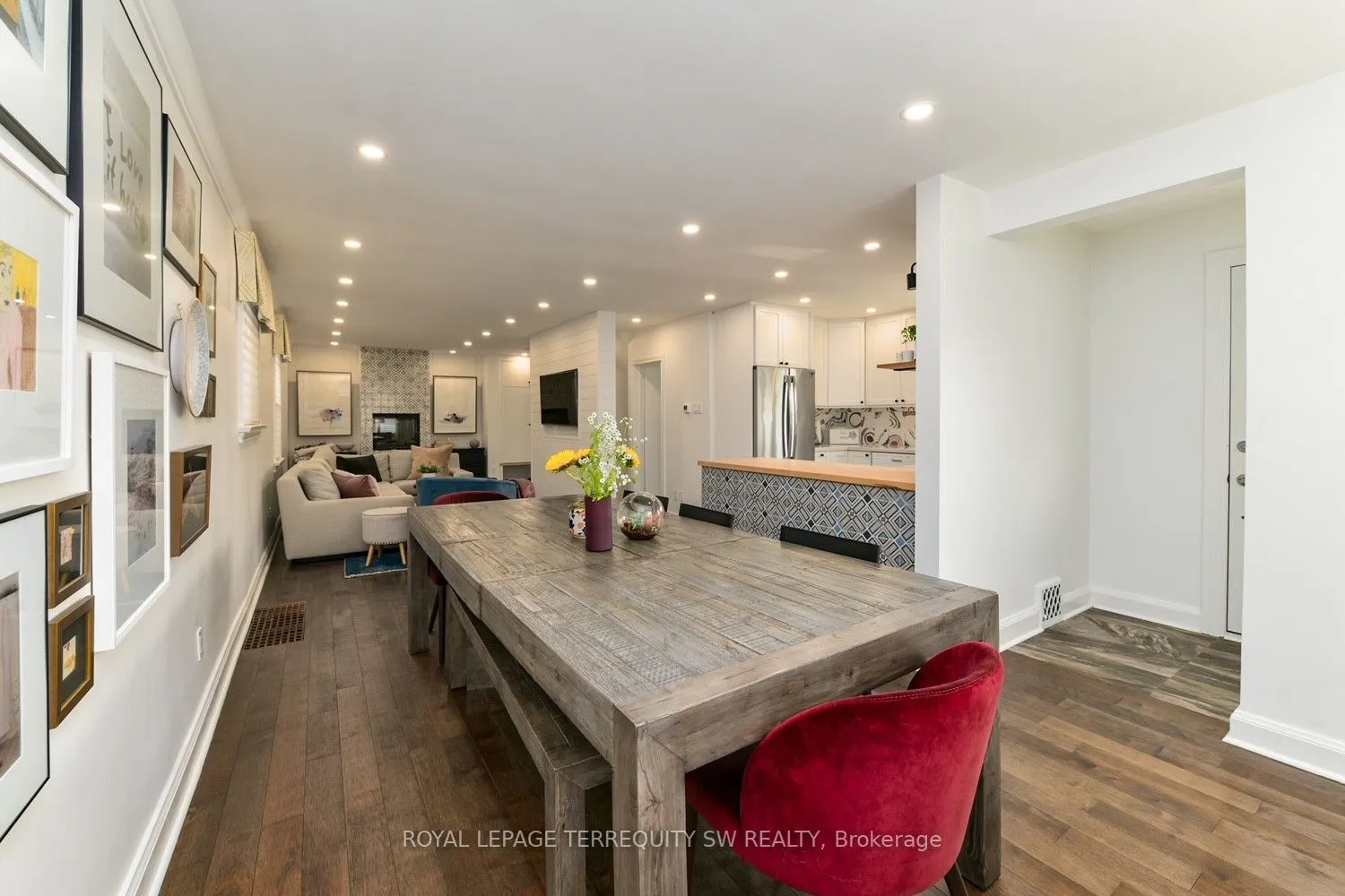 45 Tiago Avenue