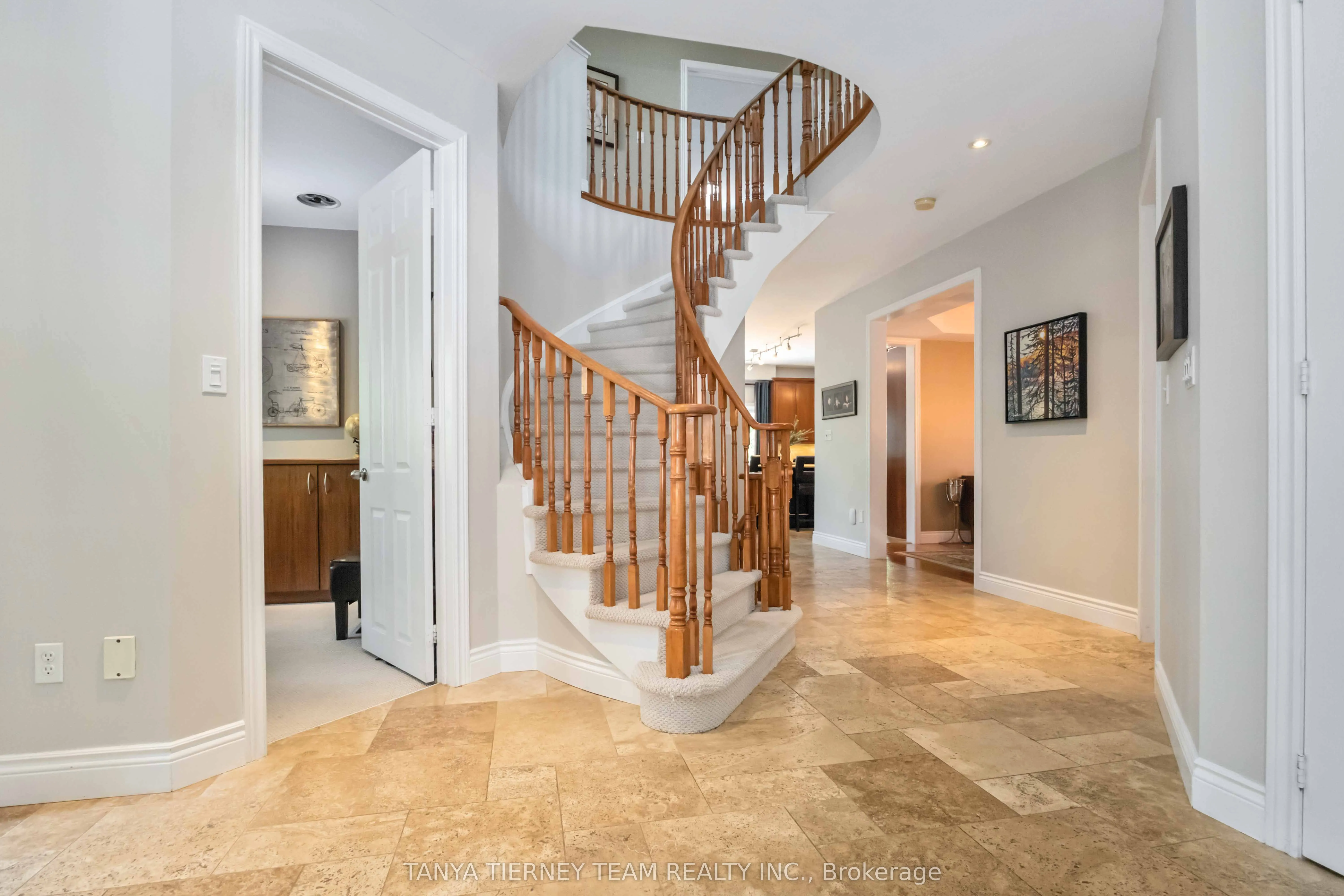 6 Braddock Court