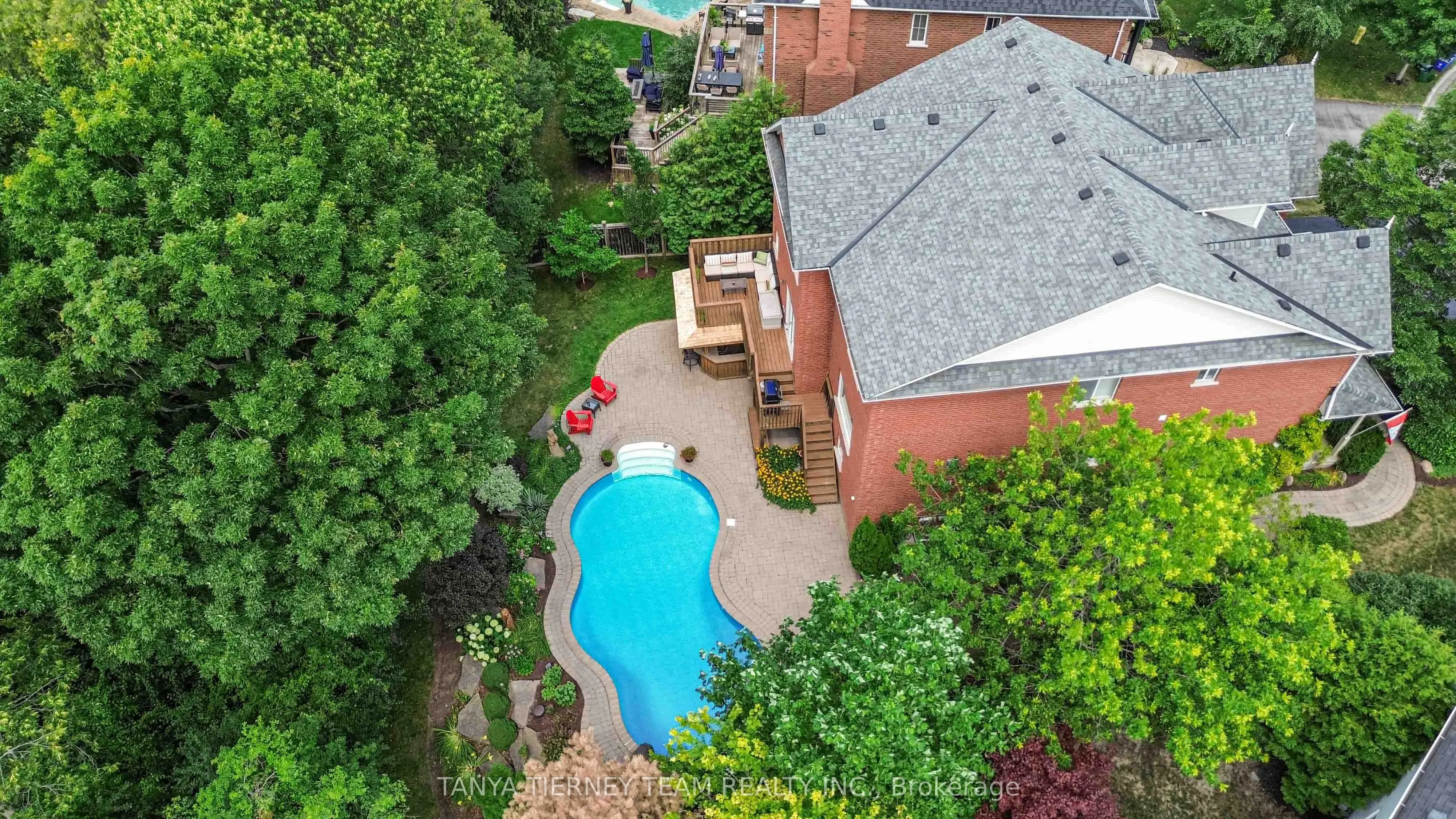 6 Braddock Court