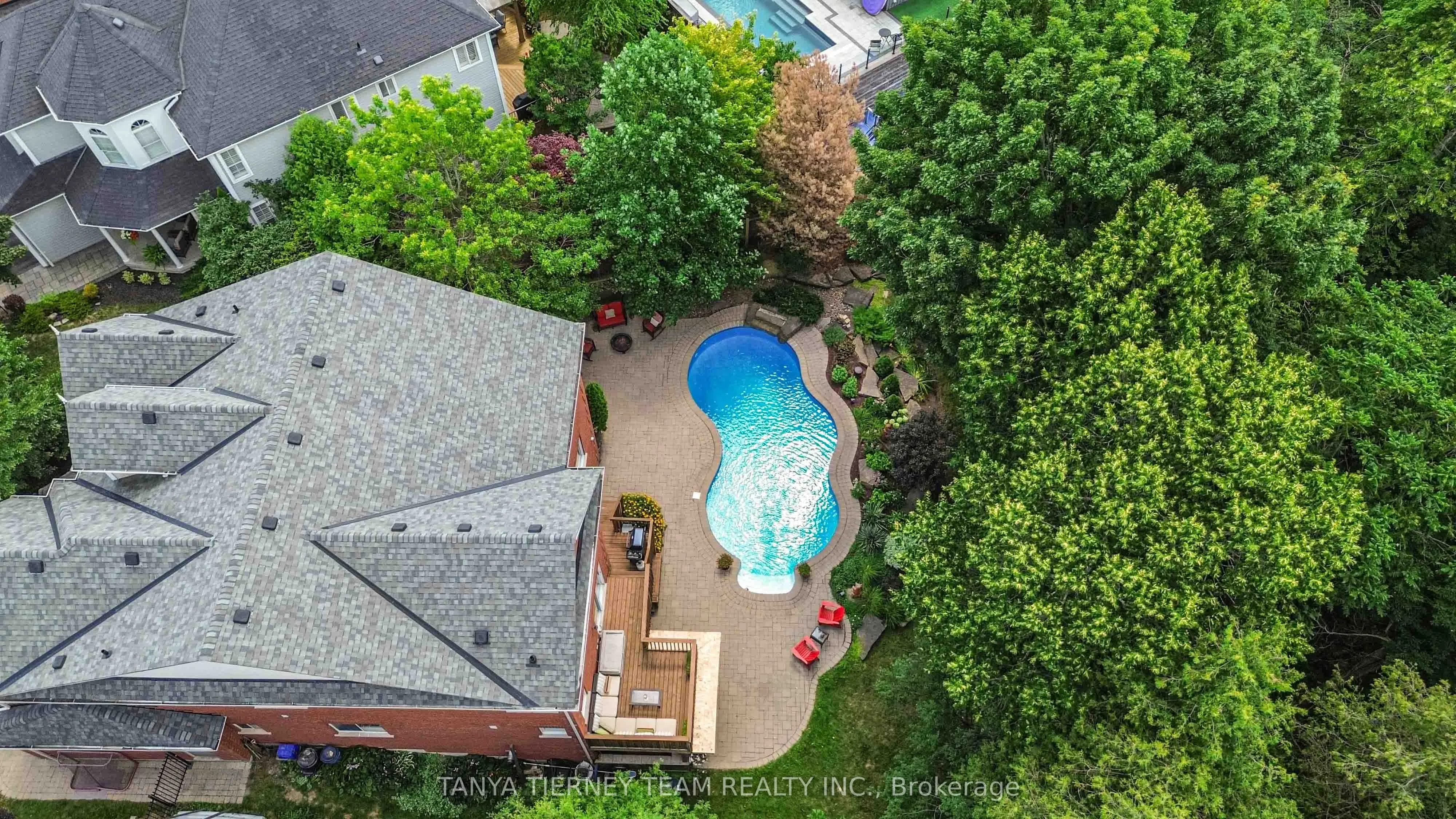 6 Braddock Court