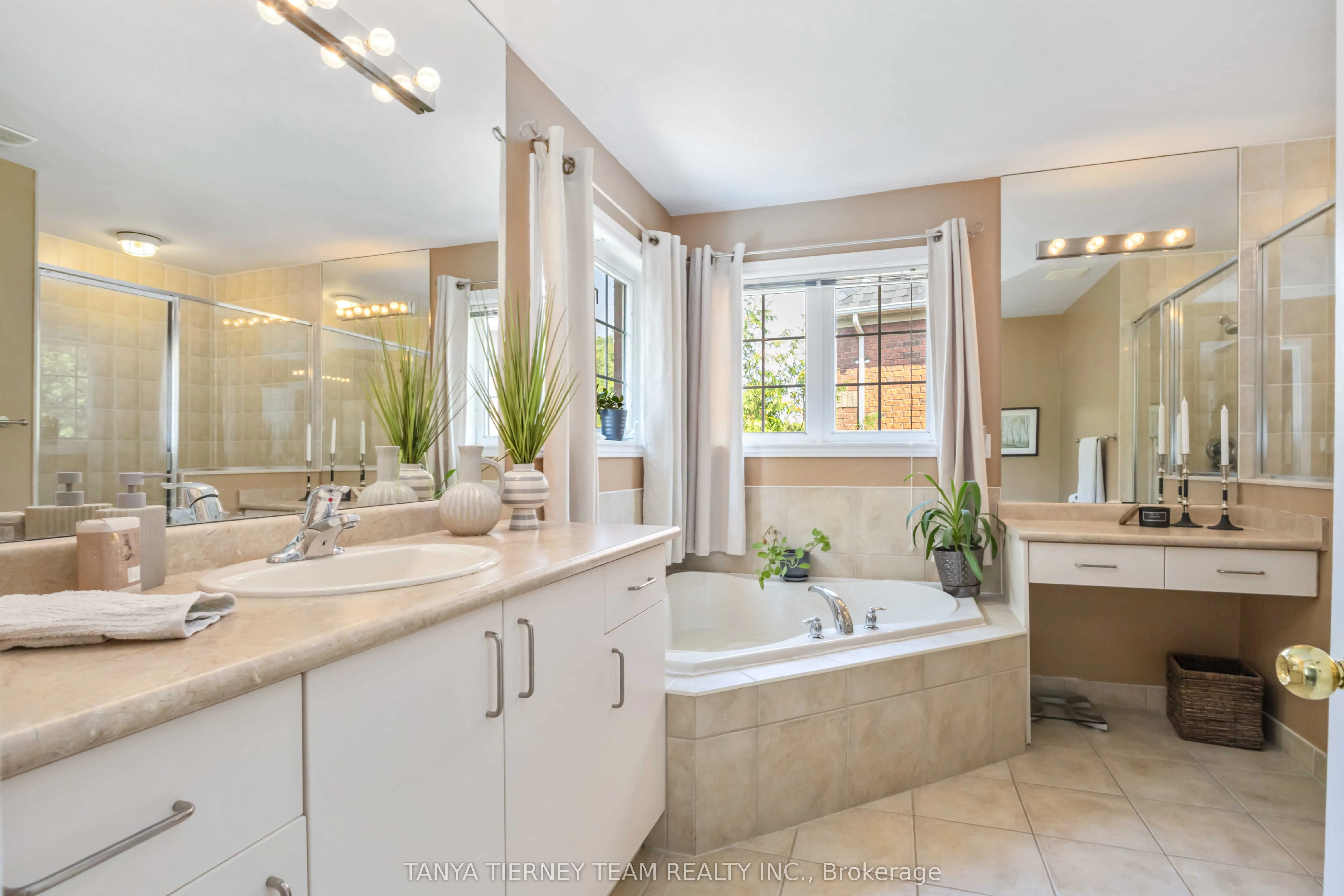 6 Braddock Court