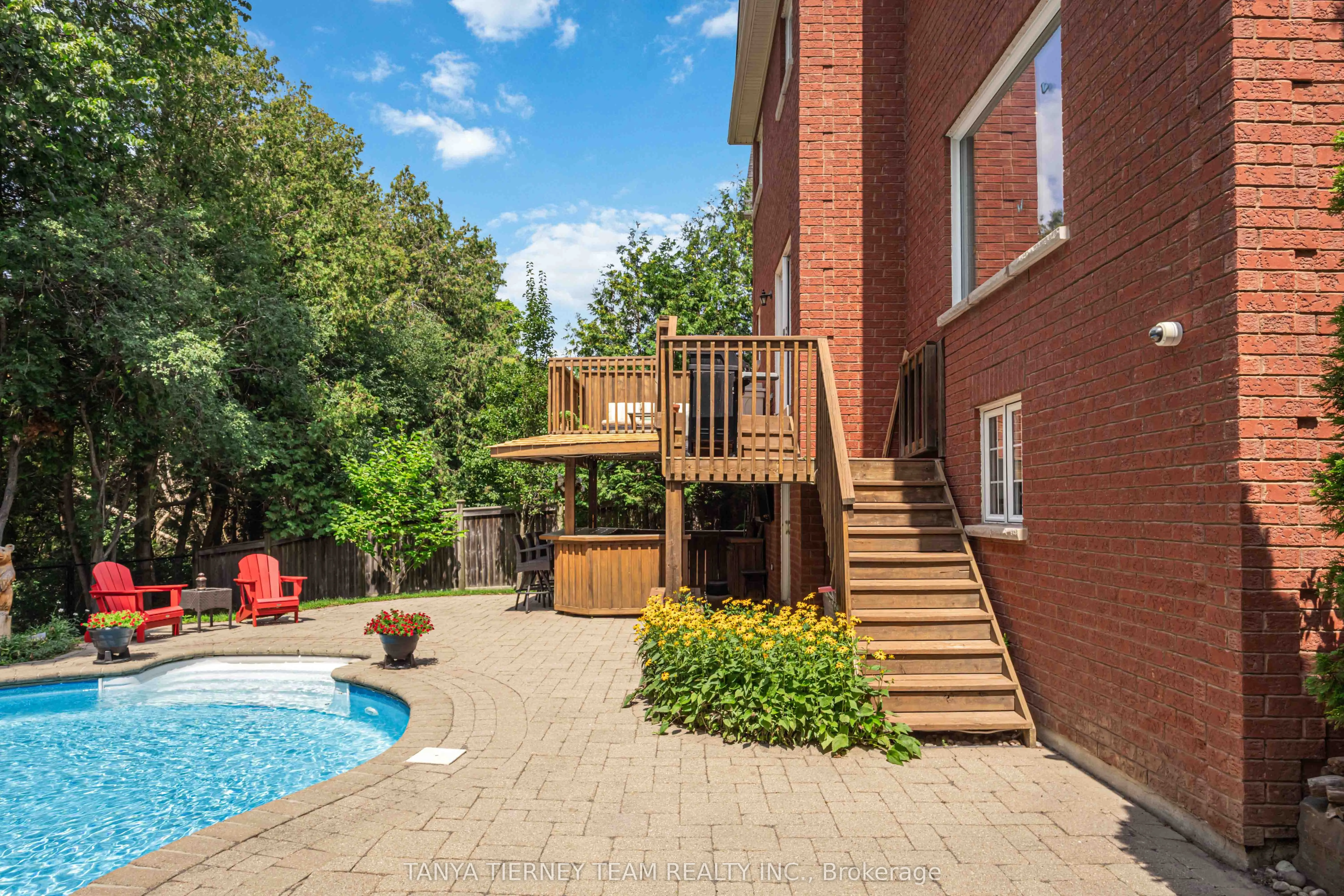 6 Braddock Court