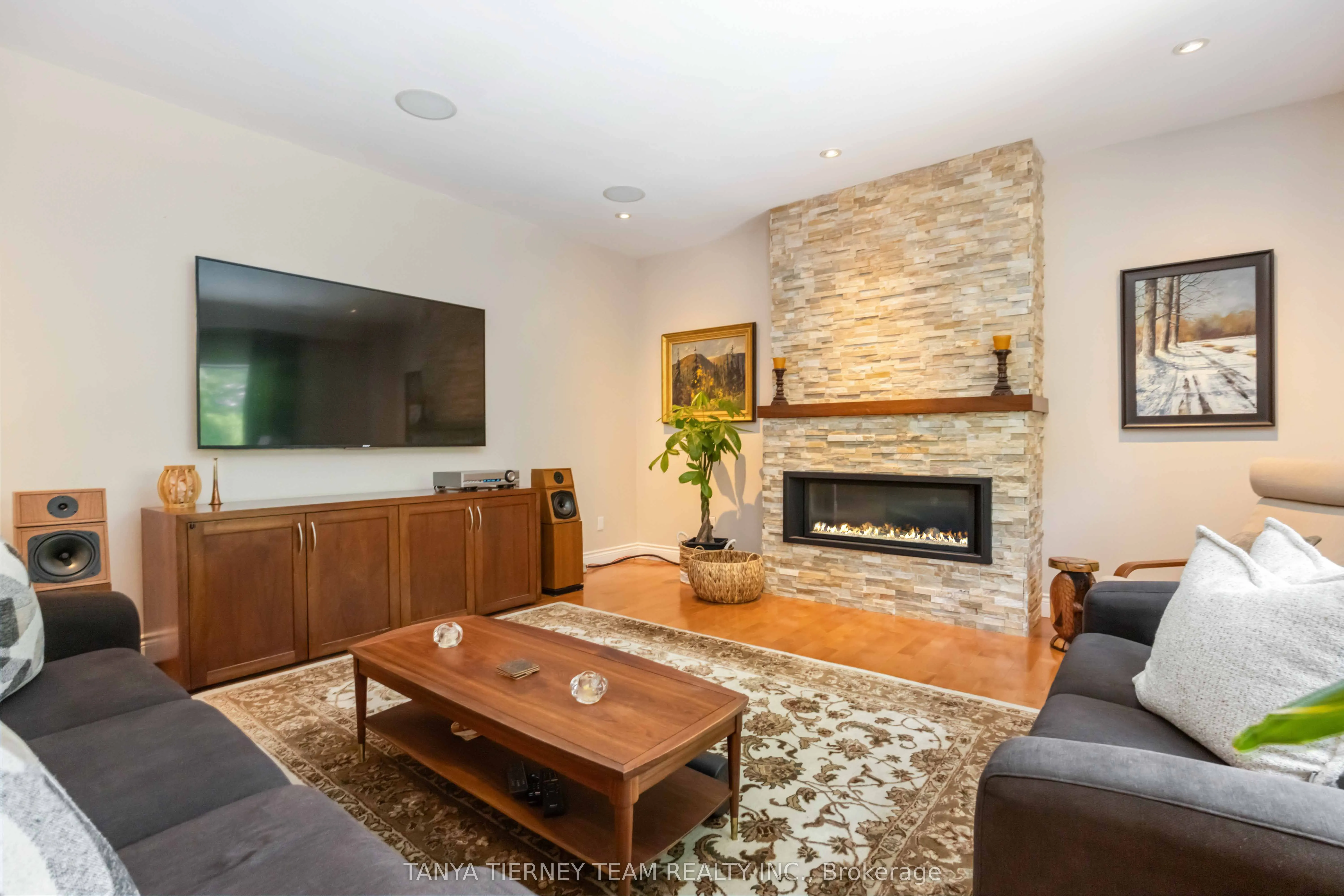 6 Braddock Court