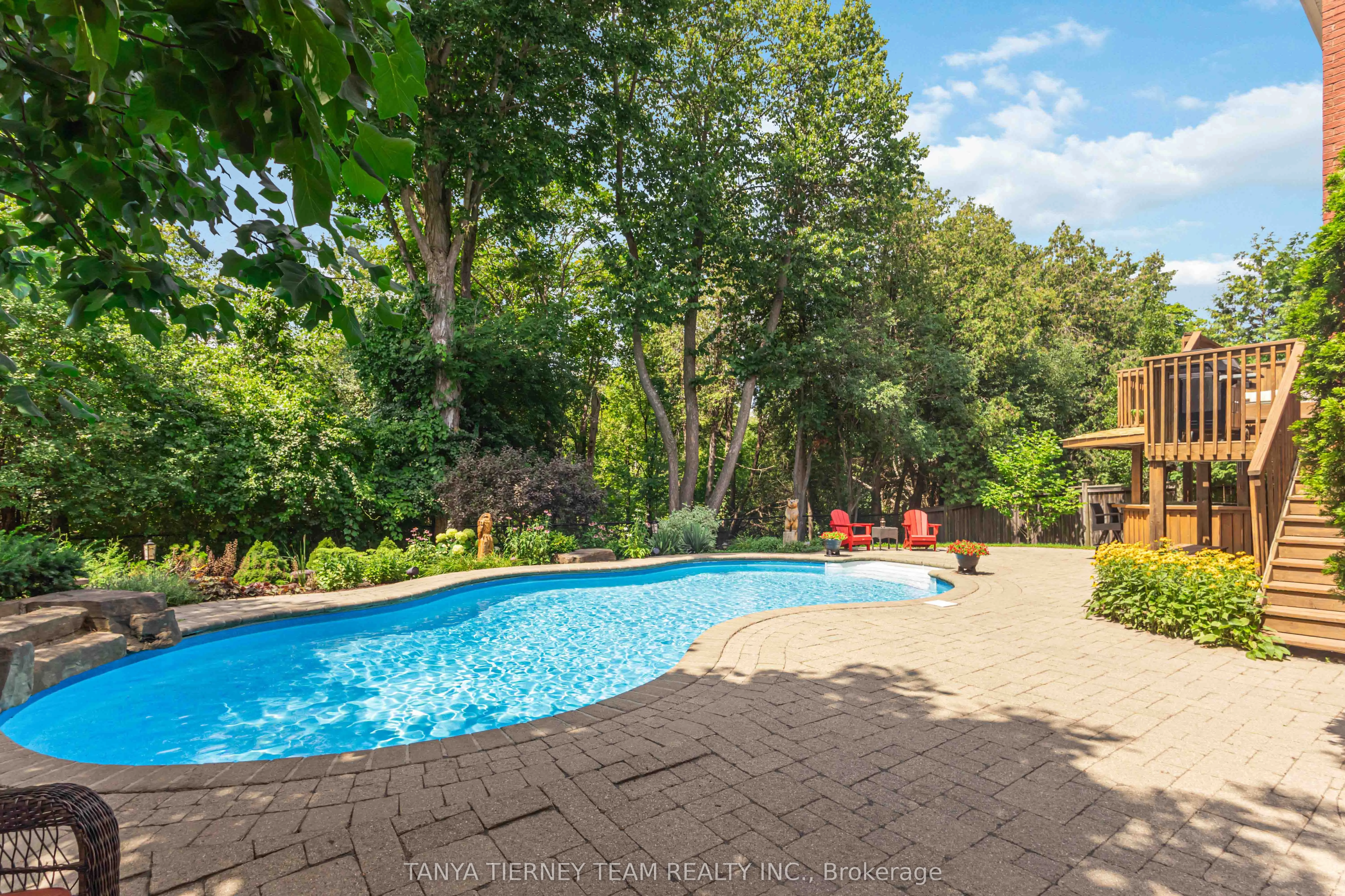 6 Braddock Court