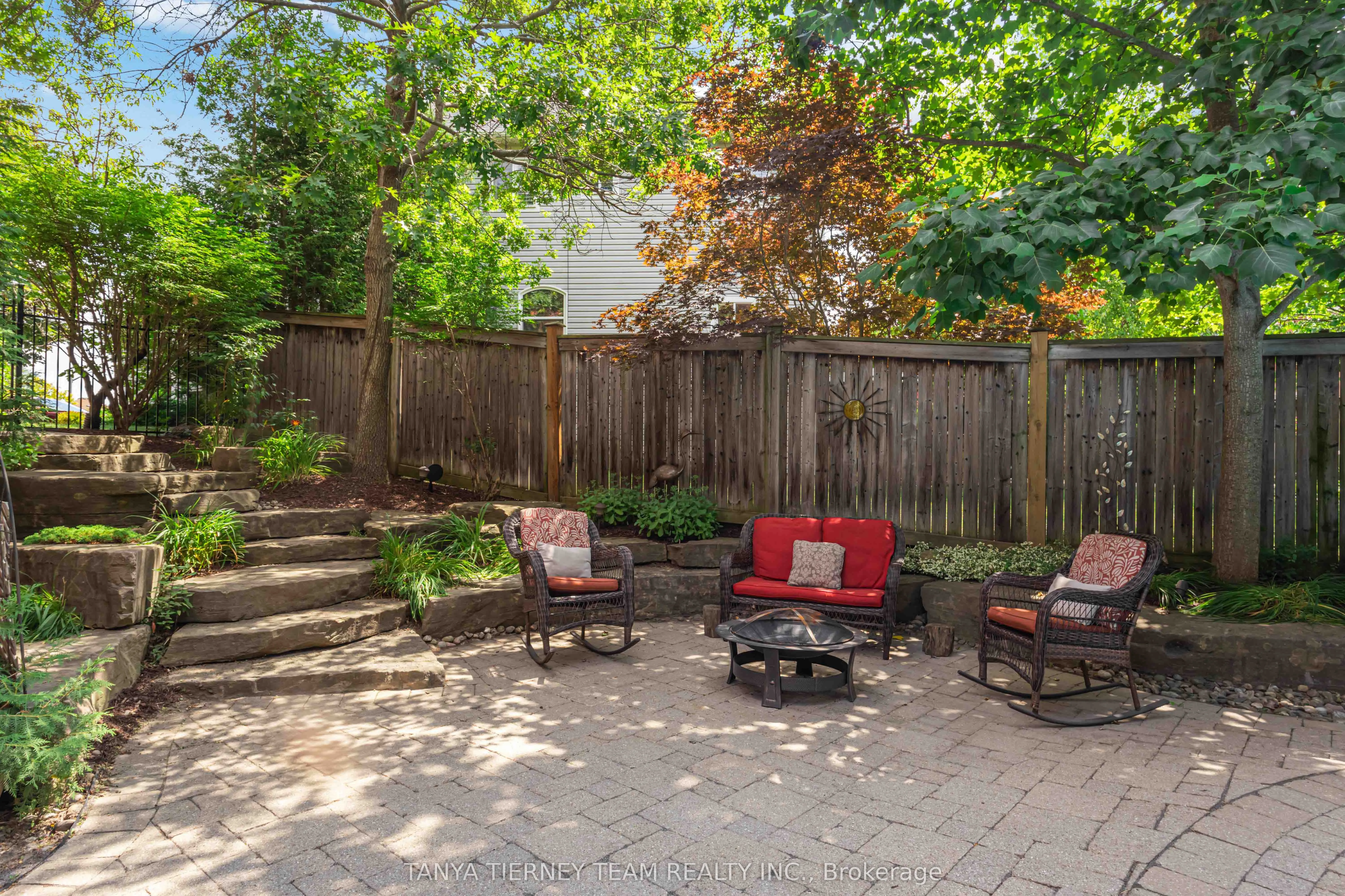 6 Braddock Court
