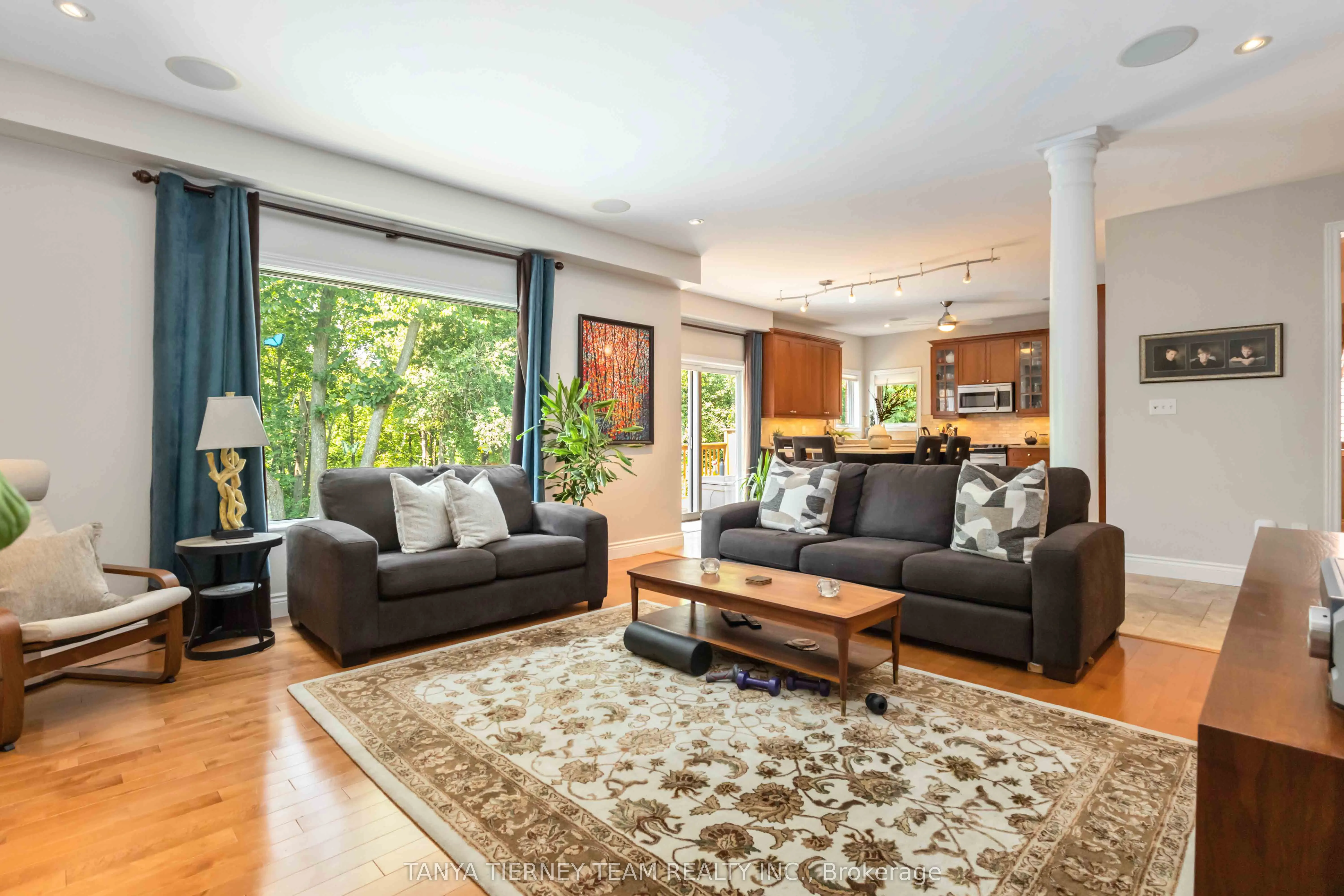 6 Braddock Court