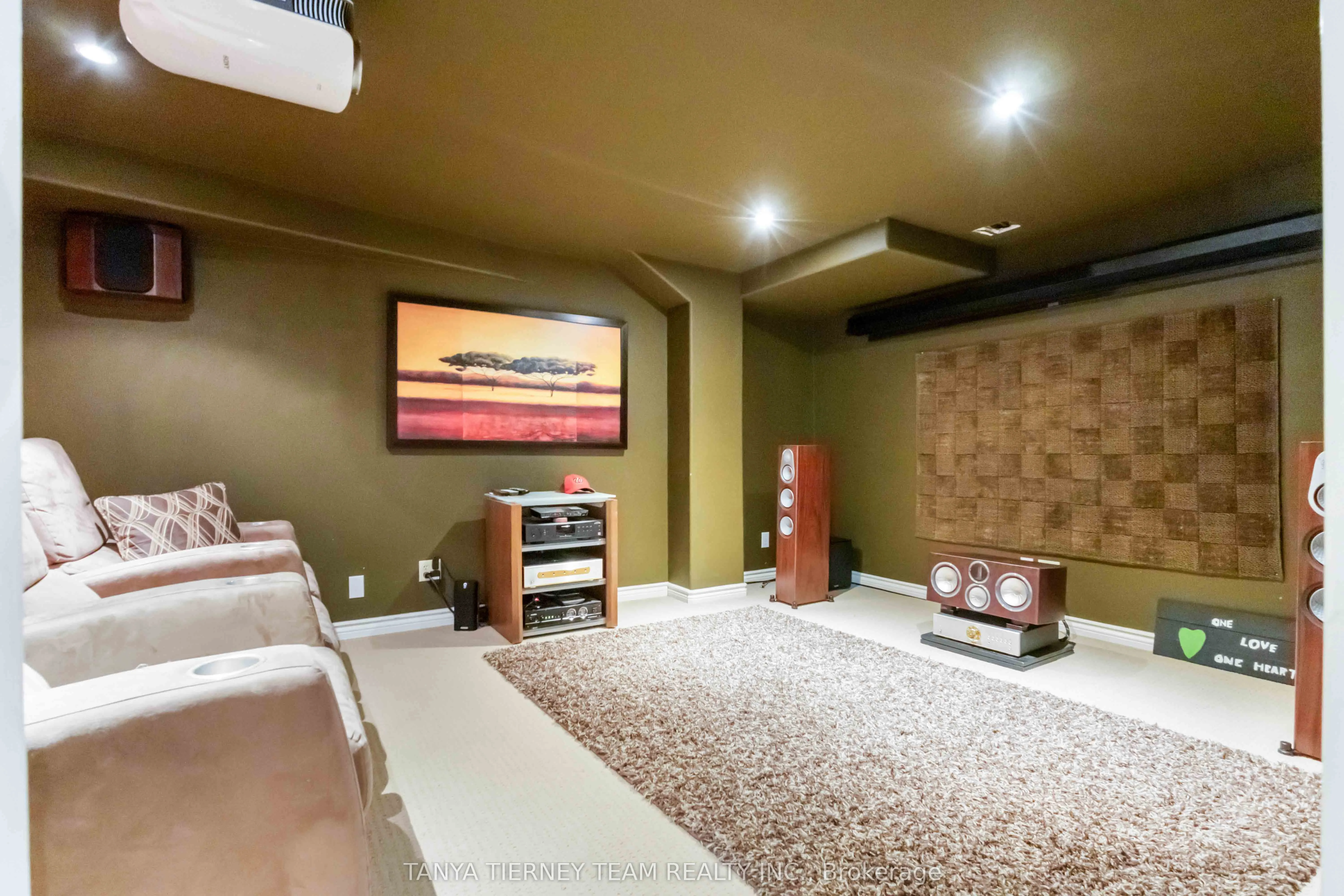 6 Braddock Court