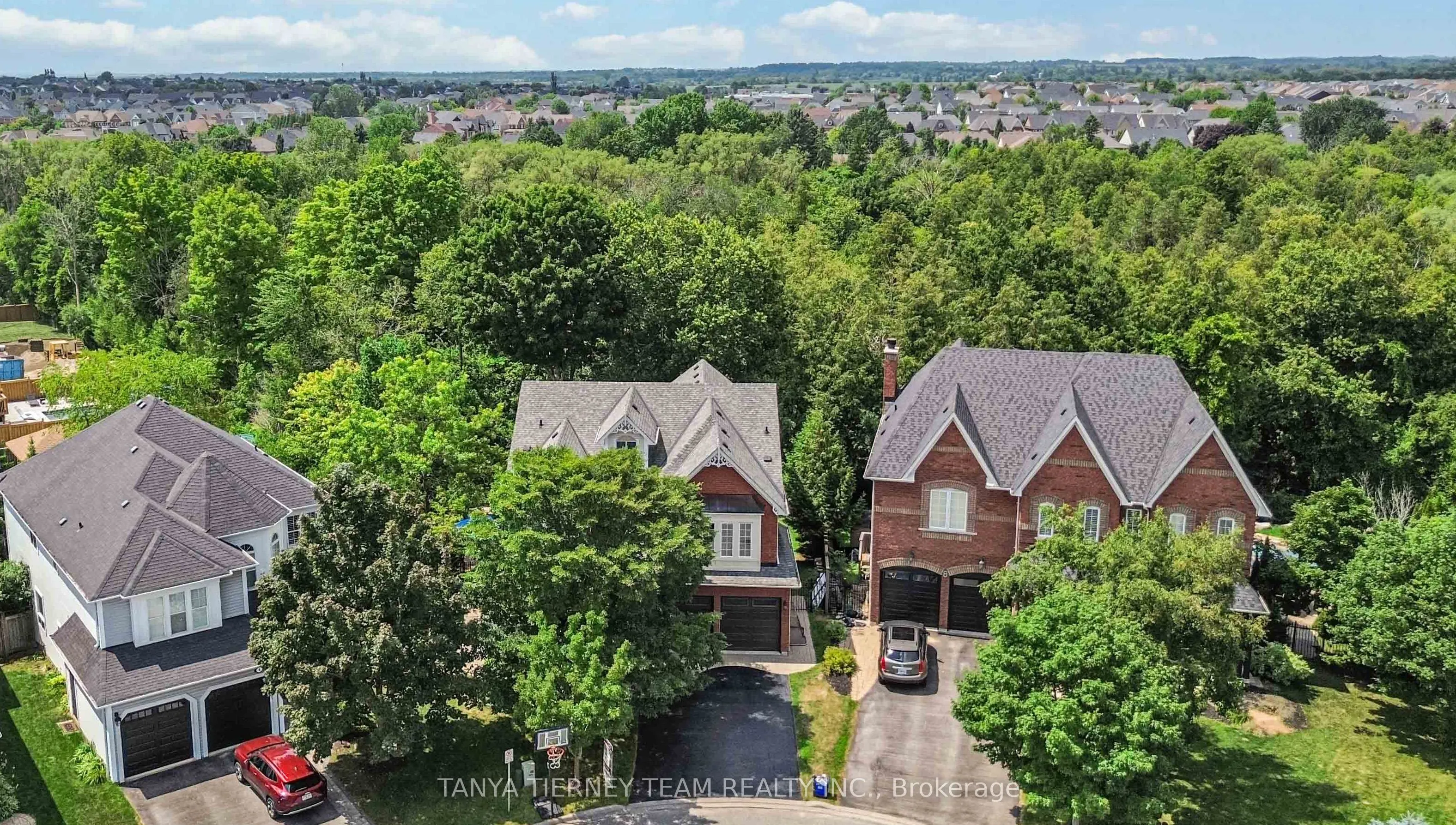 6 Braddock Court