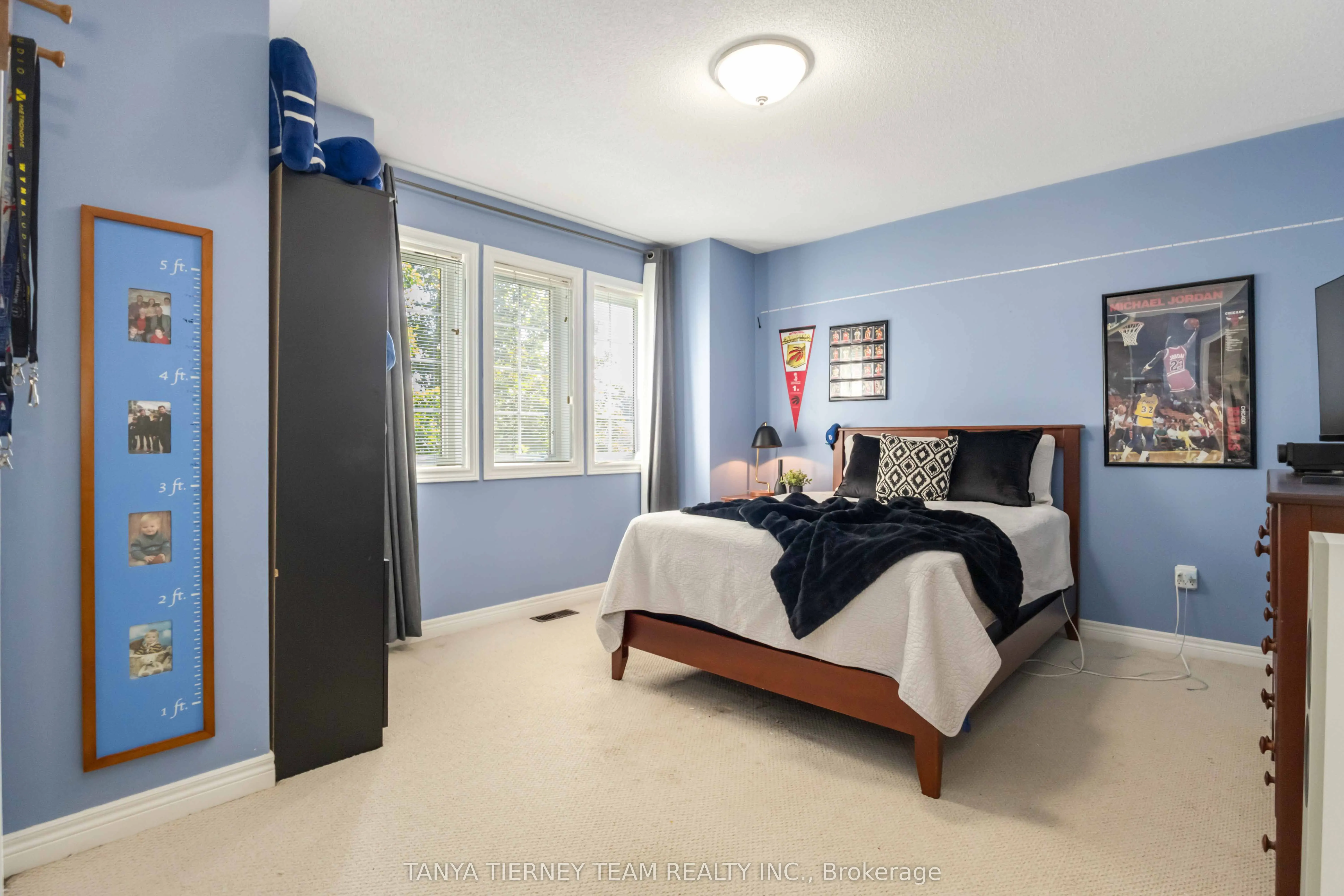 6 Braddock Court