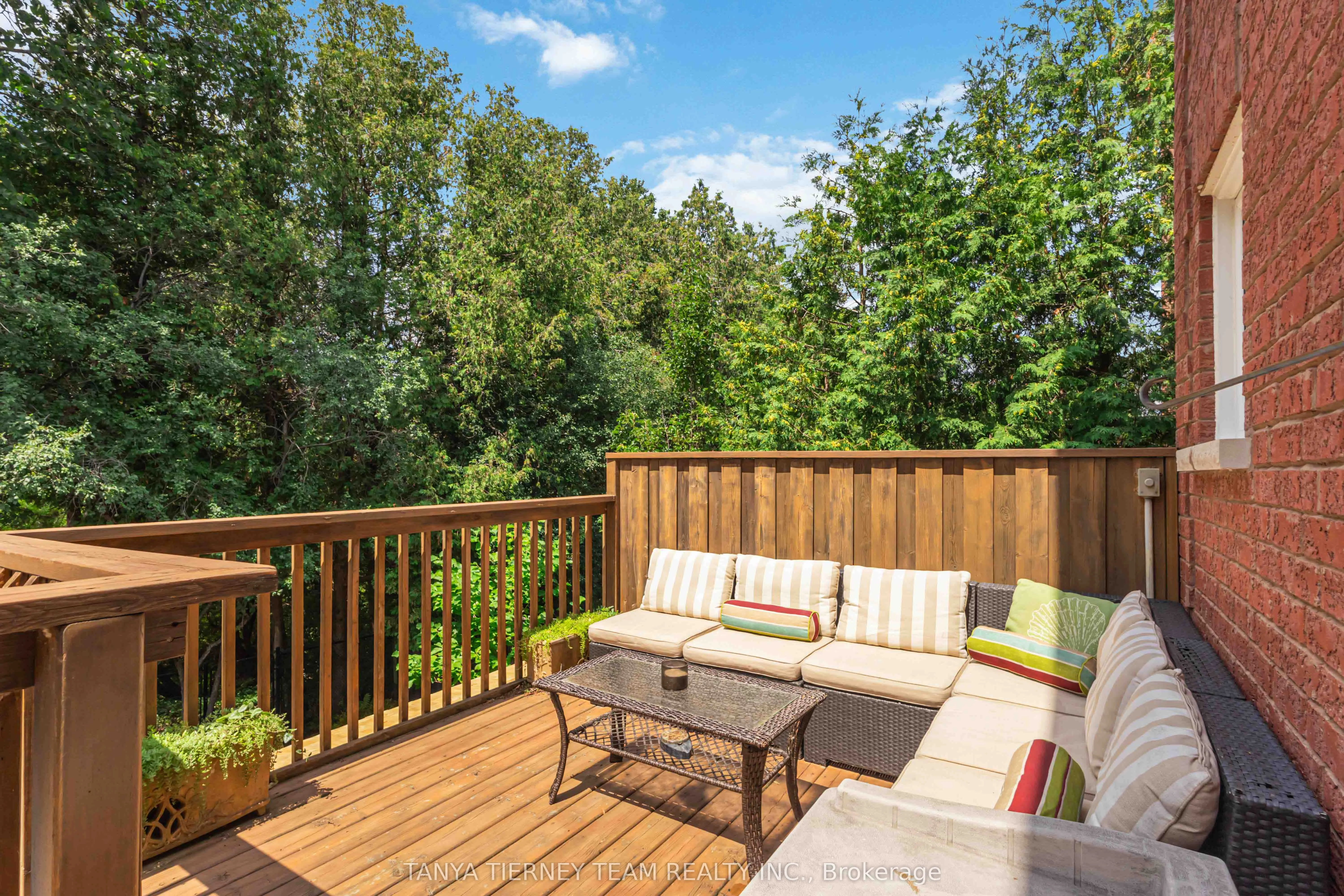 6 Braddock Court