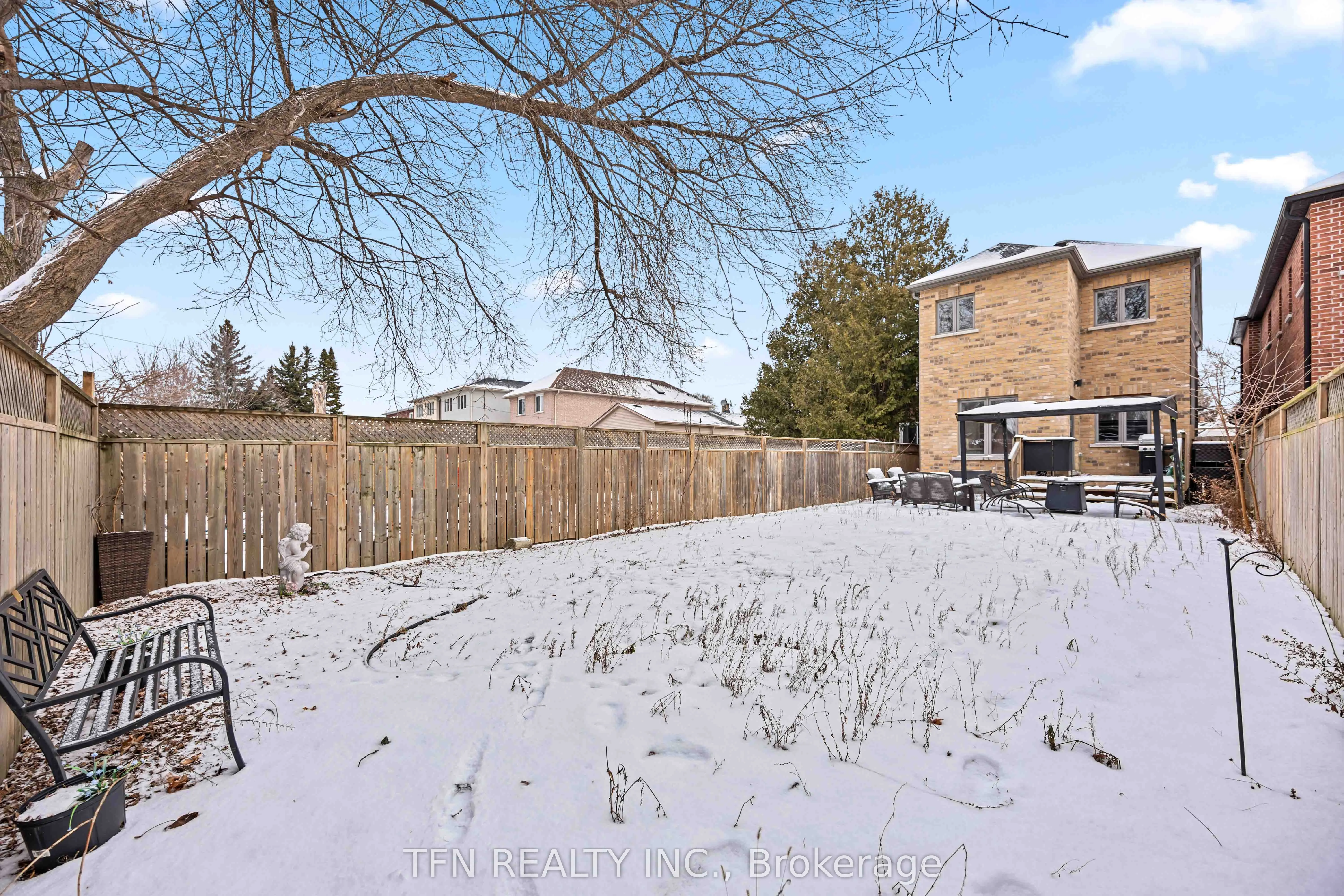 282B Aylesworth Avenue