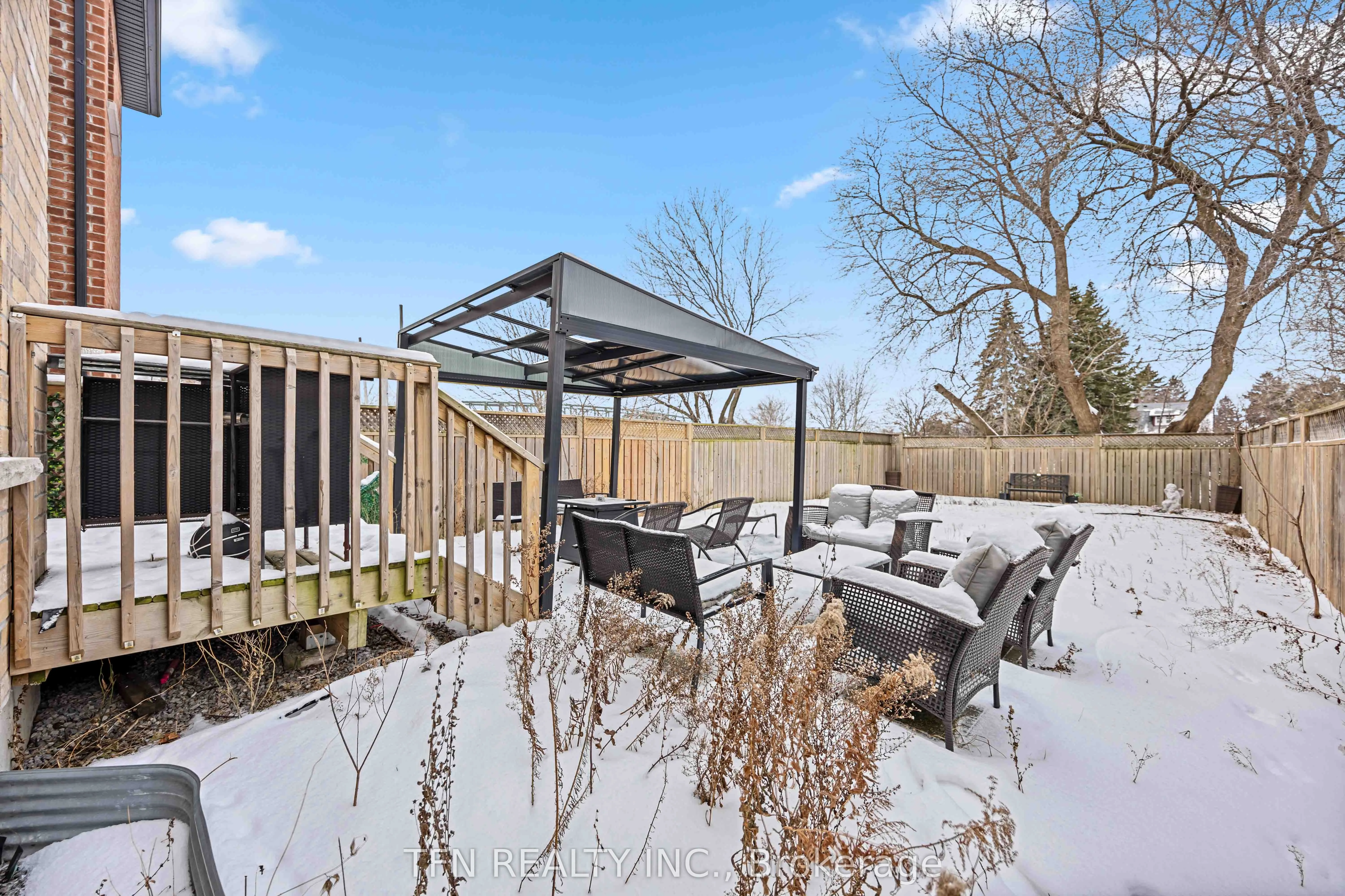 282B Aylesworth Avenue