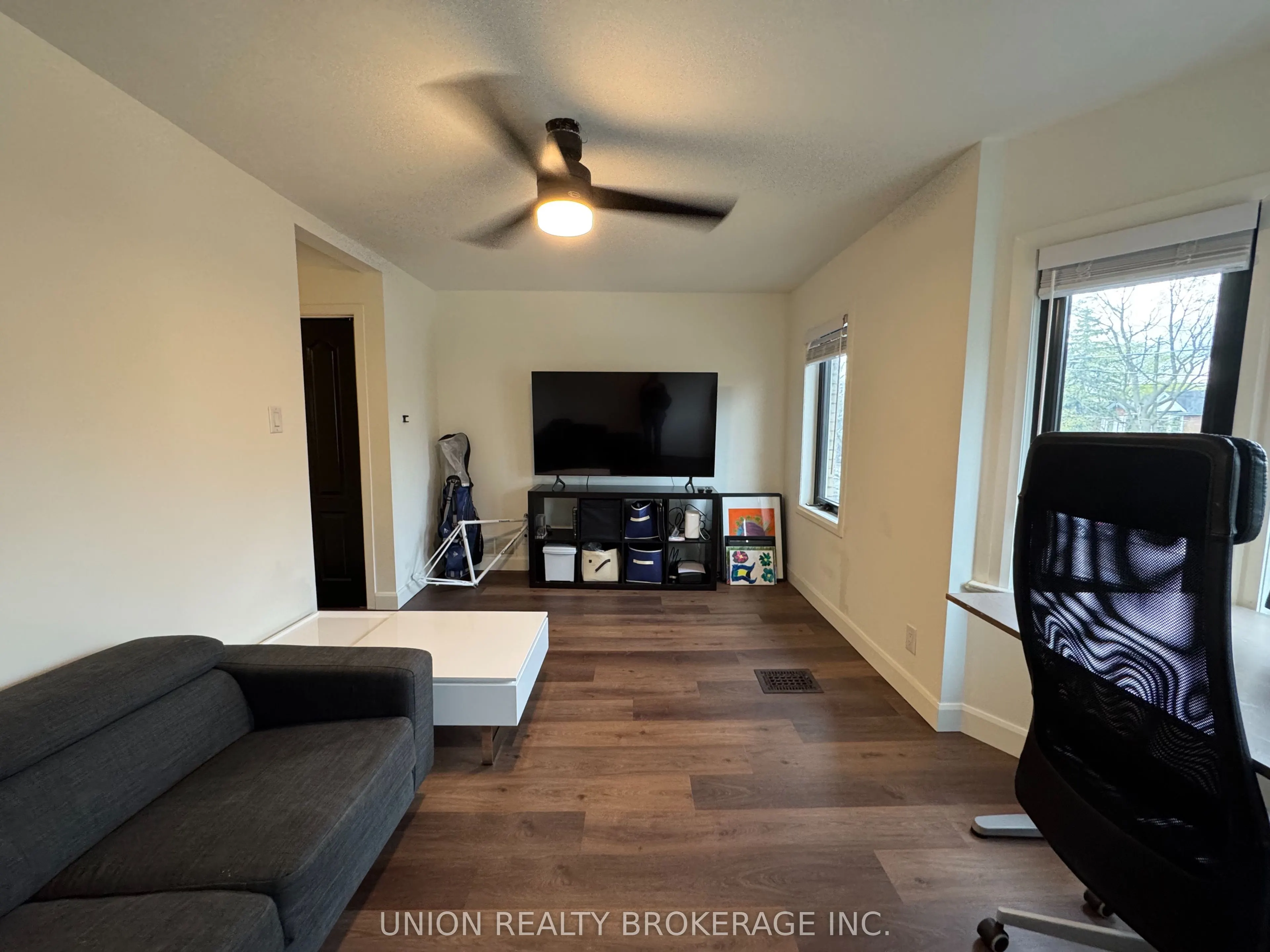 2137 Gerrard Street E, #Upper