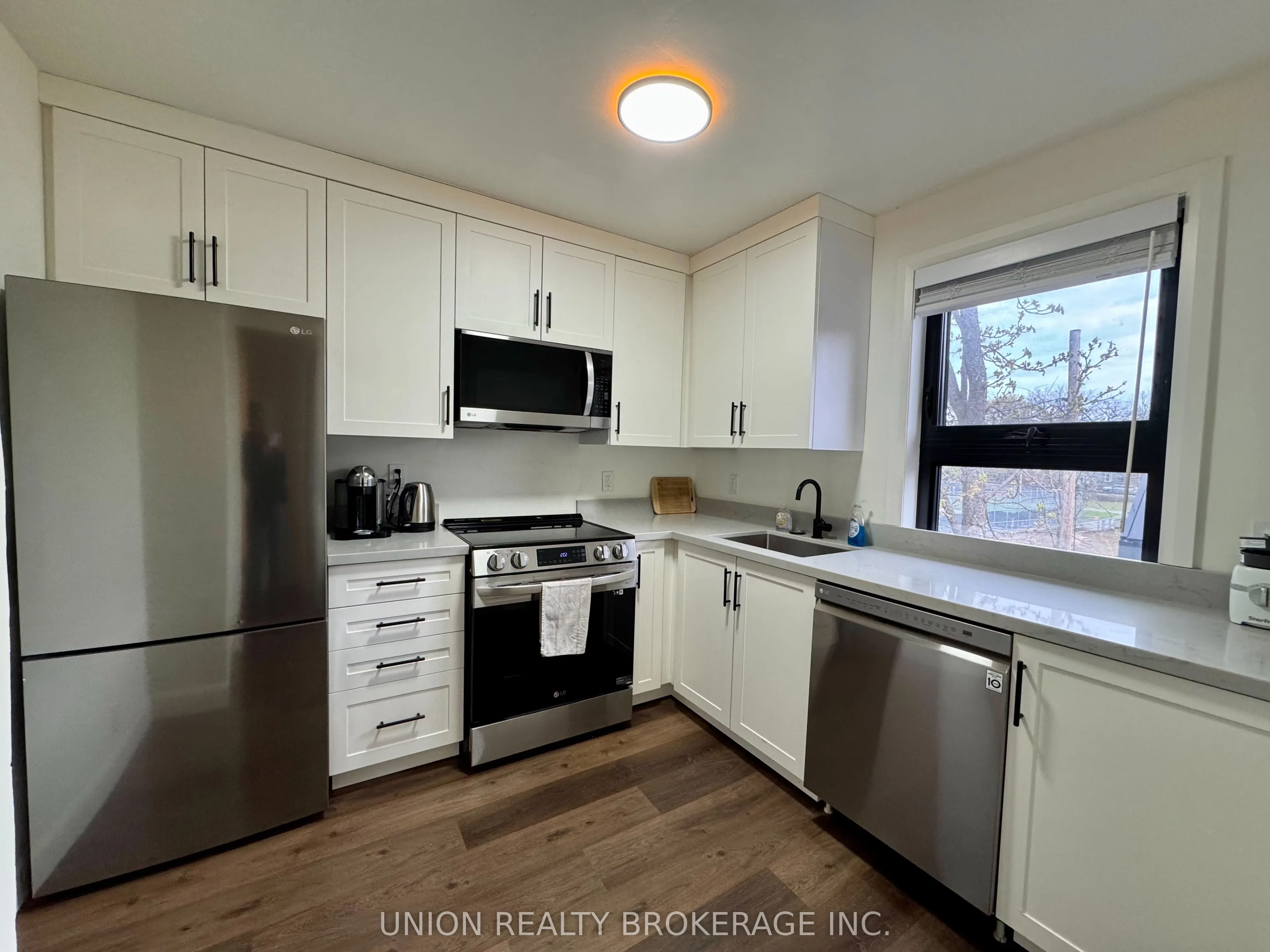 2137 Gerrard Street E, #Upper