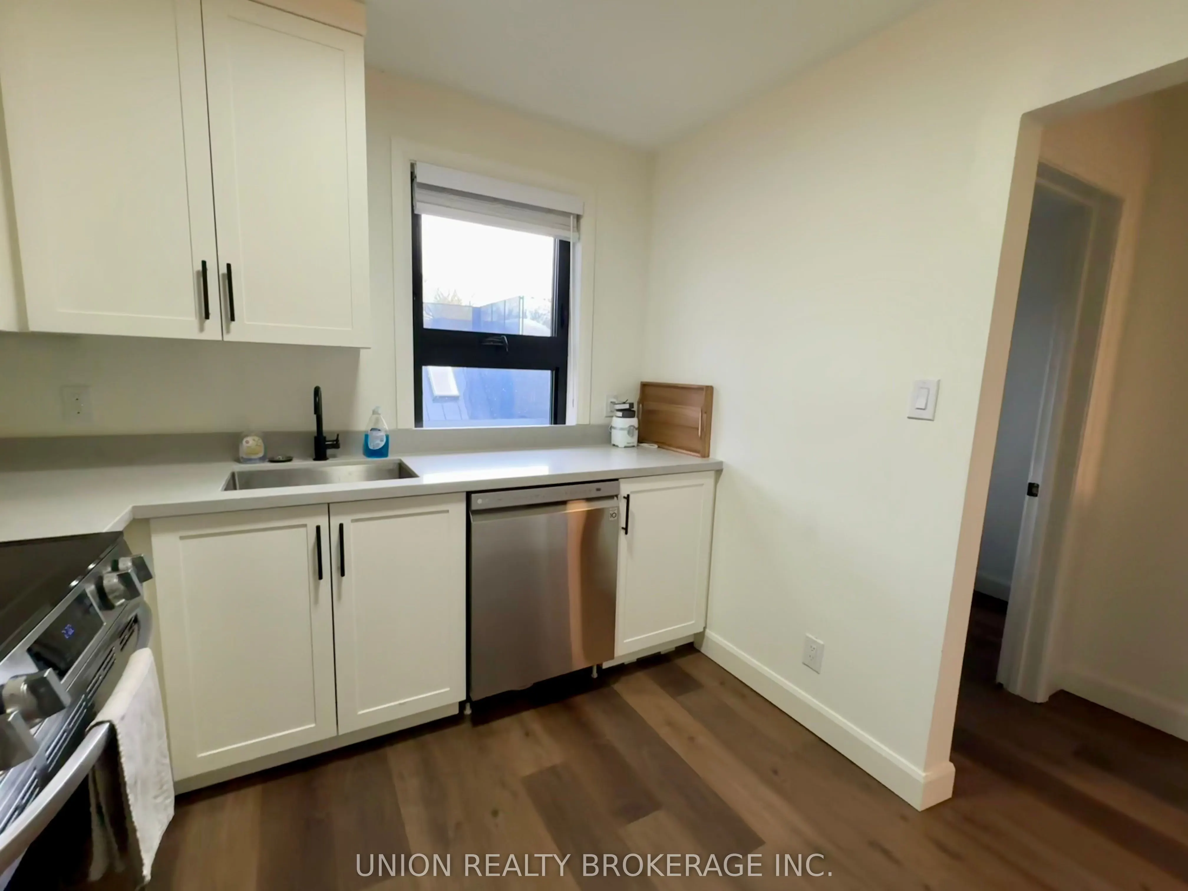 2137 Gerrard Street E, #Upper
