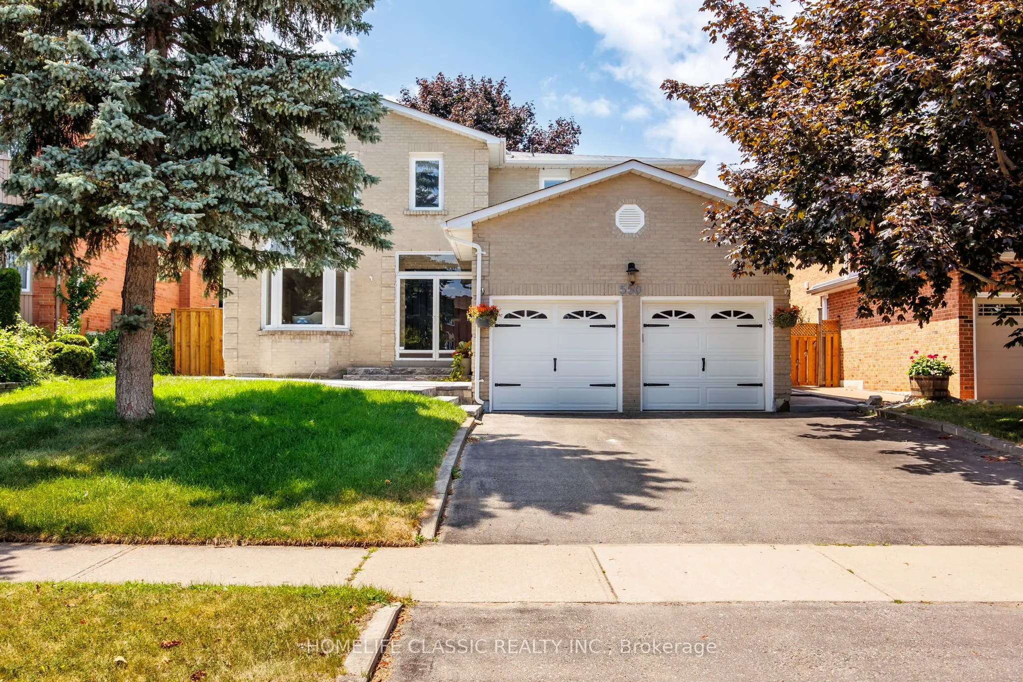 550 Dahlia Crescent