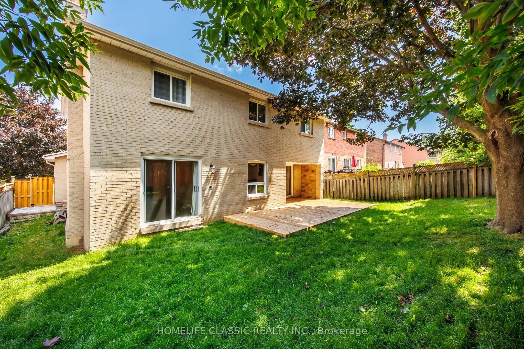 550 Dahlia Crescent