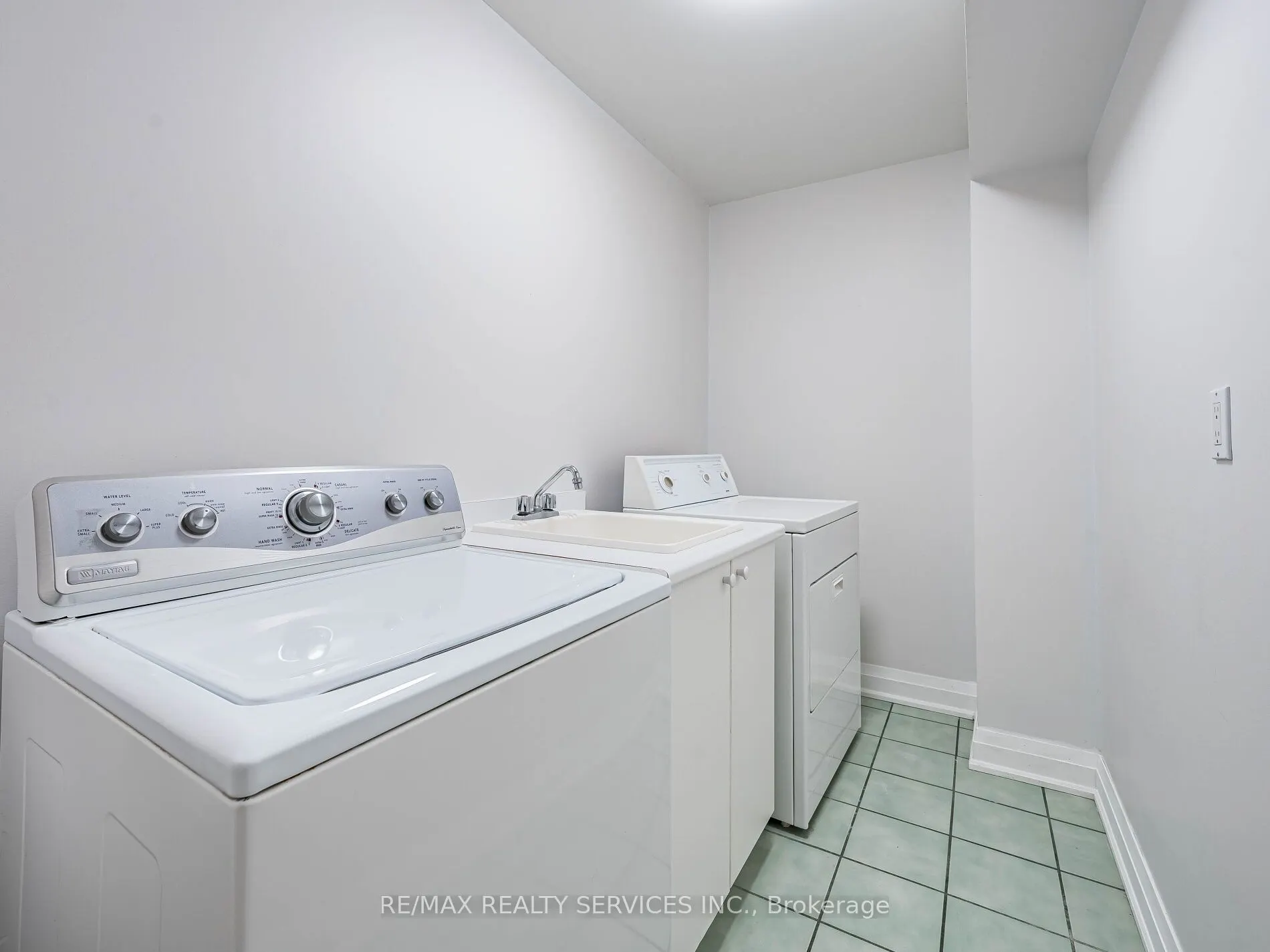 1995 Royal Road, #136
