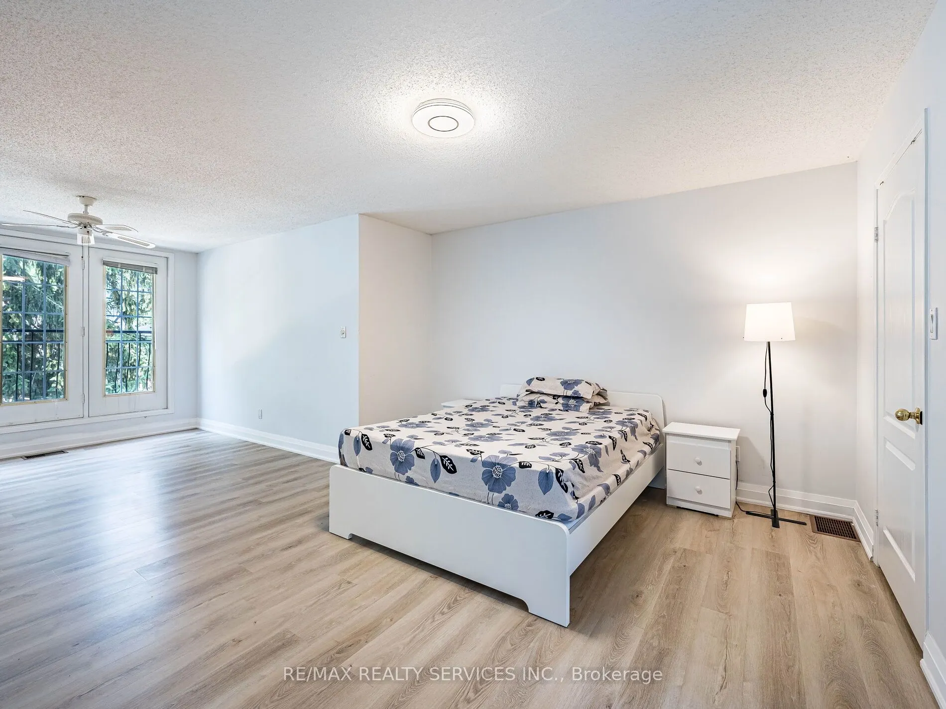 1995 Royal Road, #136