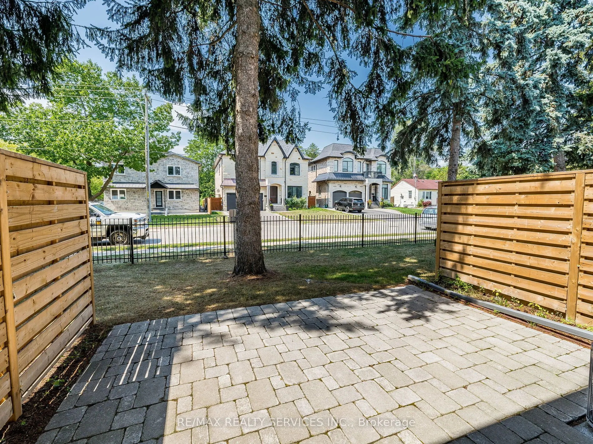 1995 Royal Road, #136