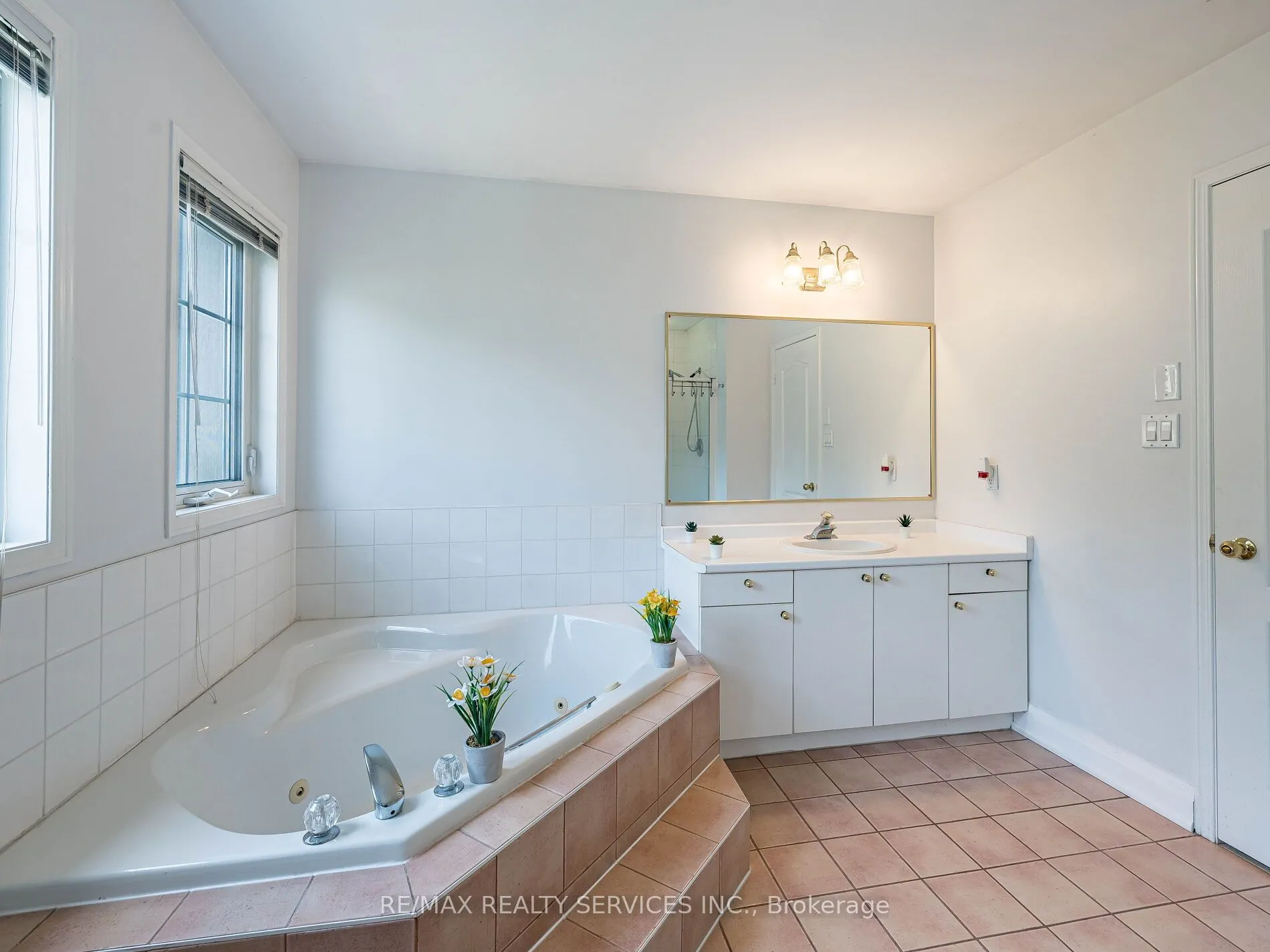 1995 Royal Road, #136