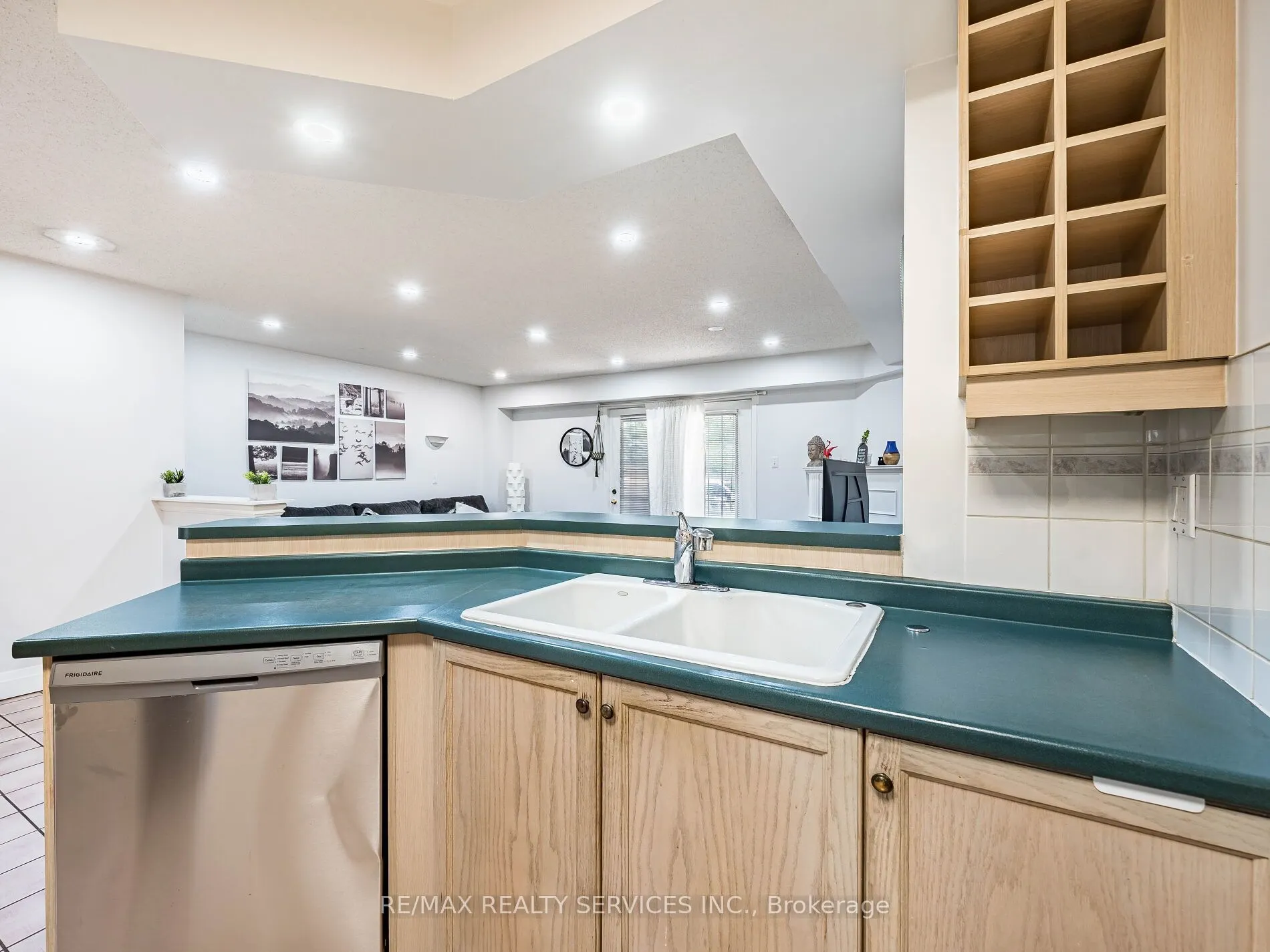1995 Royal Road, #136