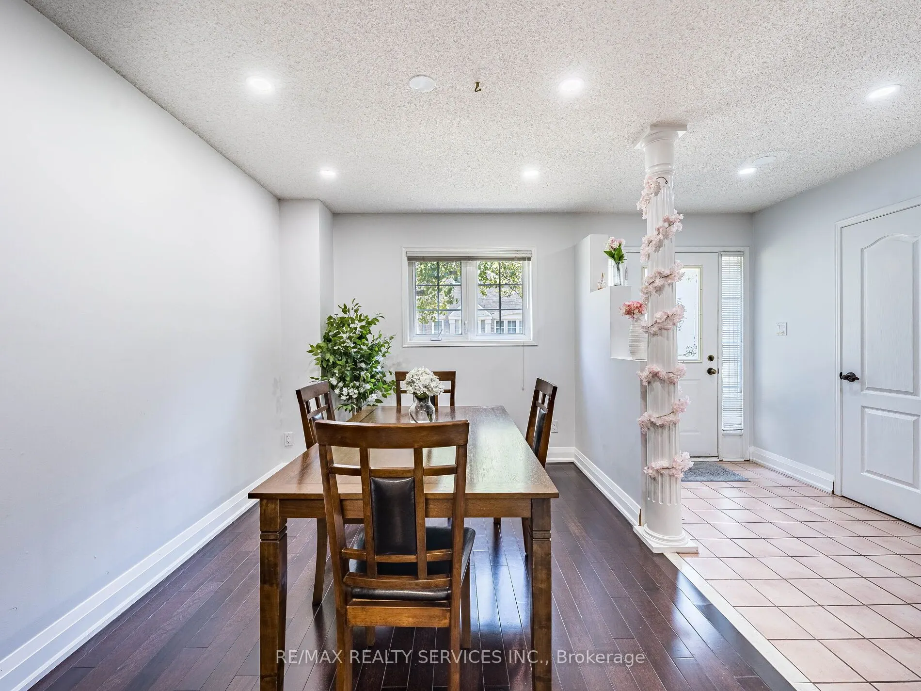 1995 Royal Road, #136