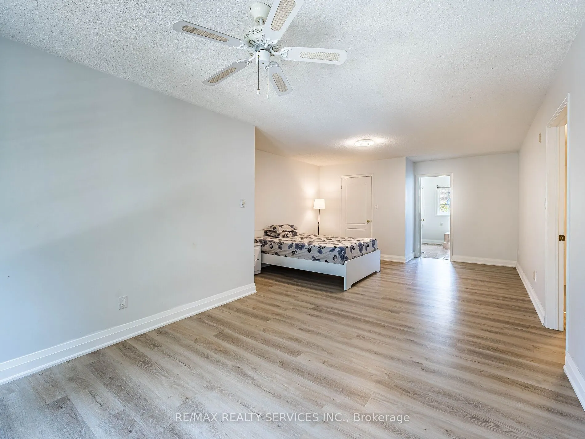 1995 Royal Road, #136