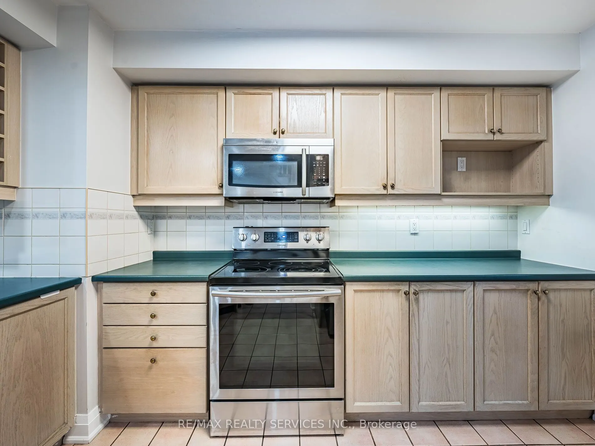 1995 Royal Road, #136