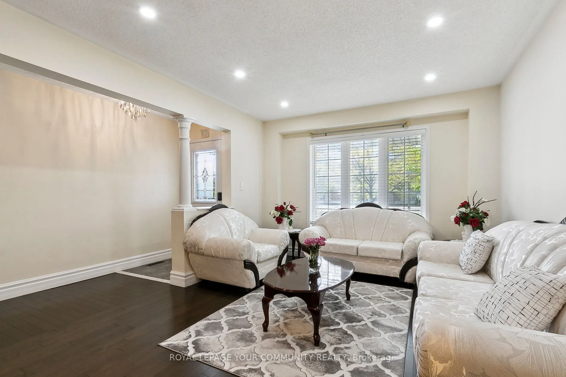 10 Greenhalf Drive