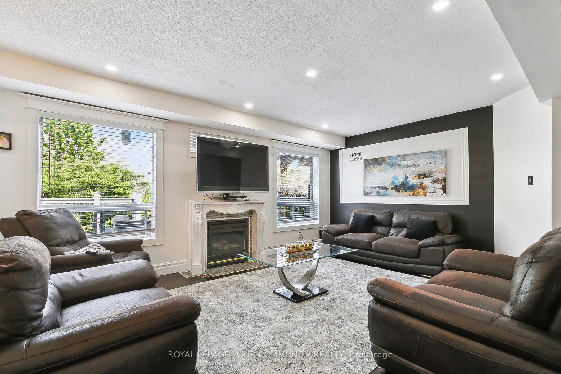 10 Greenhalf Drive