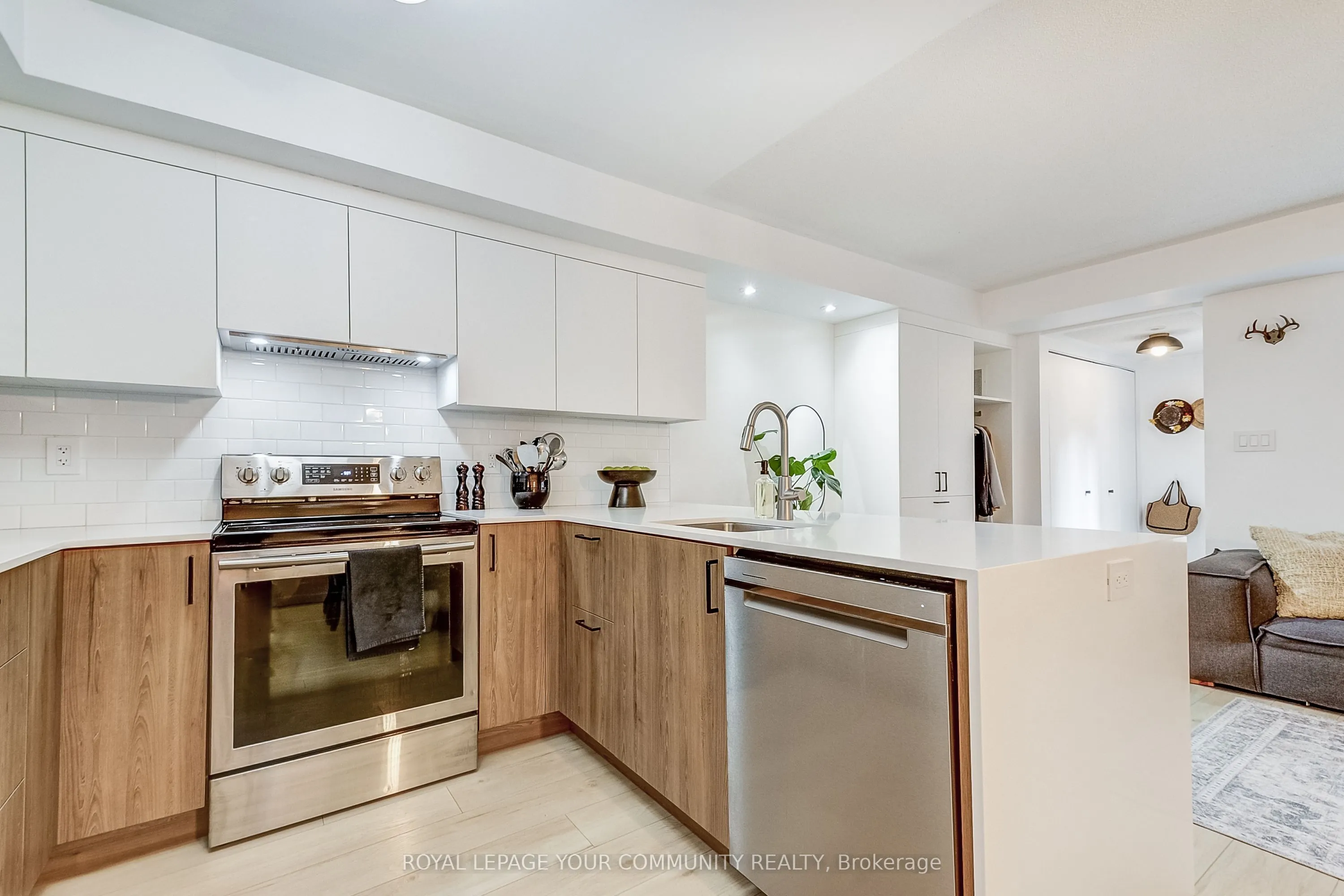 27 Florence Wyle Lane, #Ste27 #37