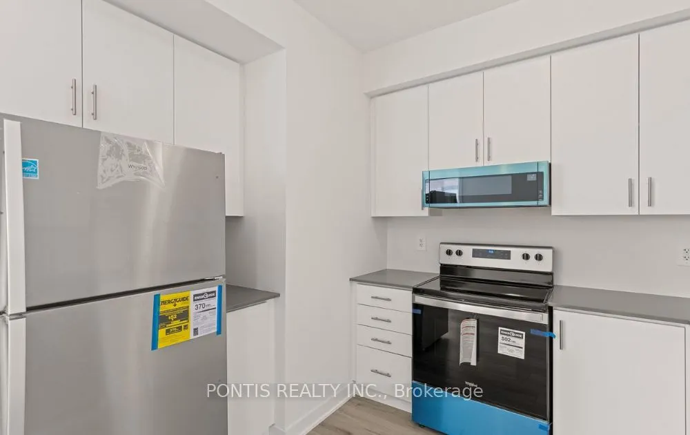 1695 Dersan Street, #220