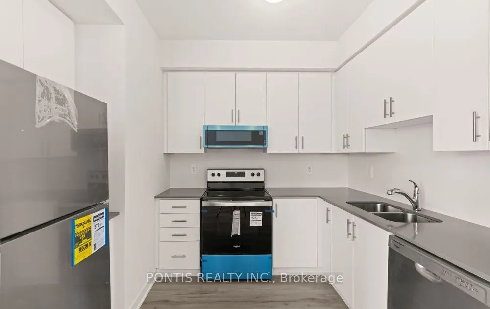 1695 Dersan Street, #220