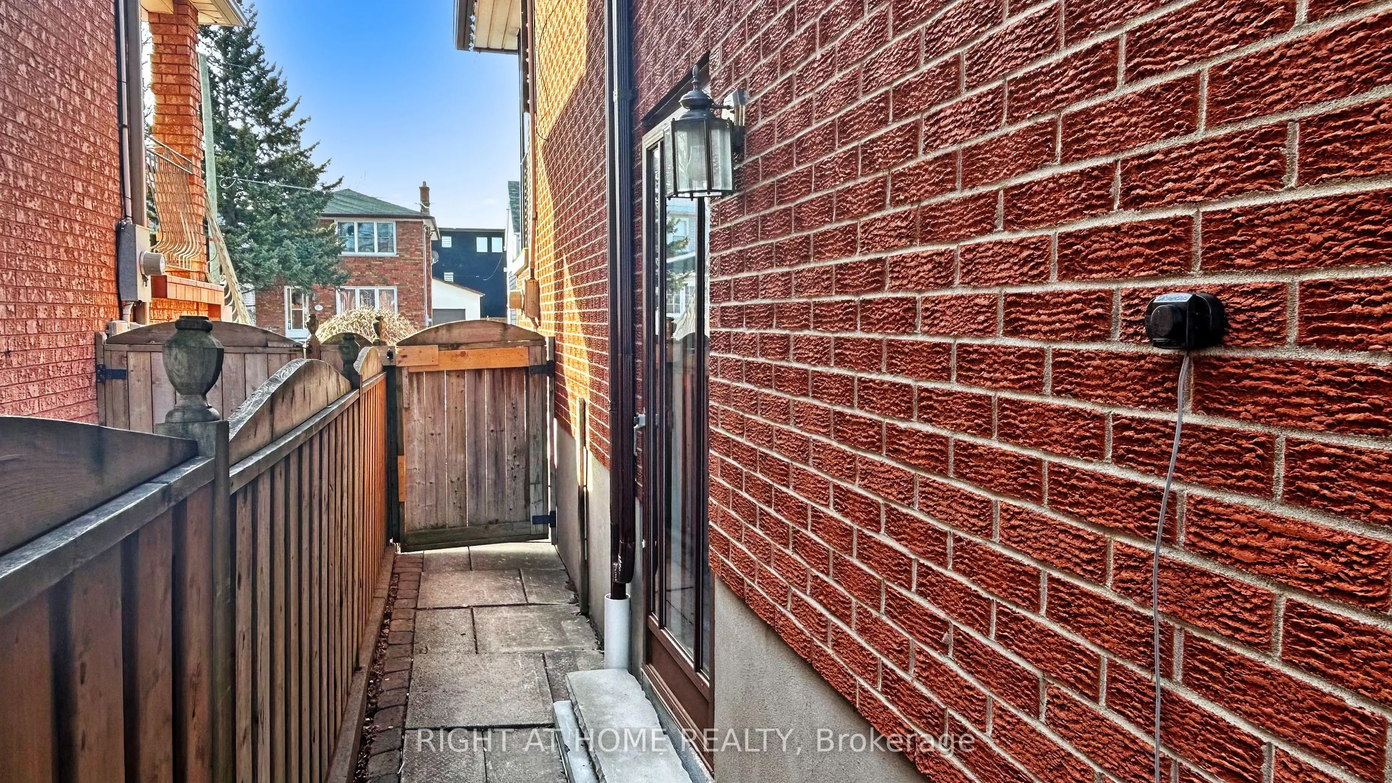 12A Kenmore Avenue