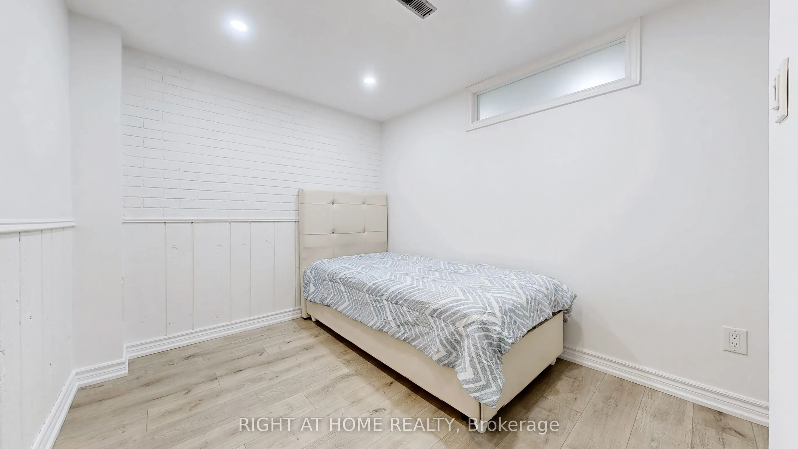 12A Kenmore Avenue