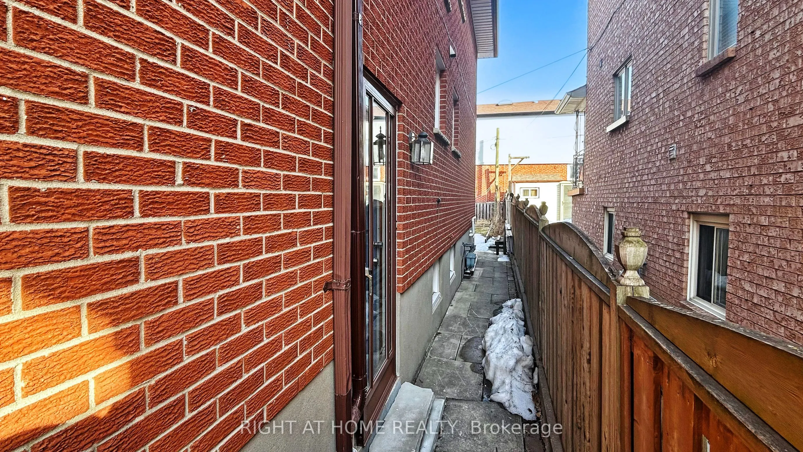 12A Kenmore Avenue