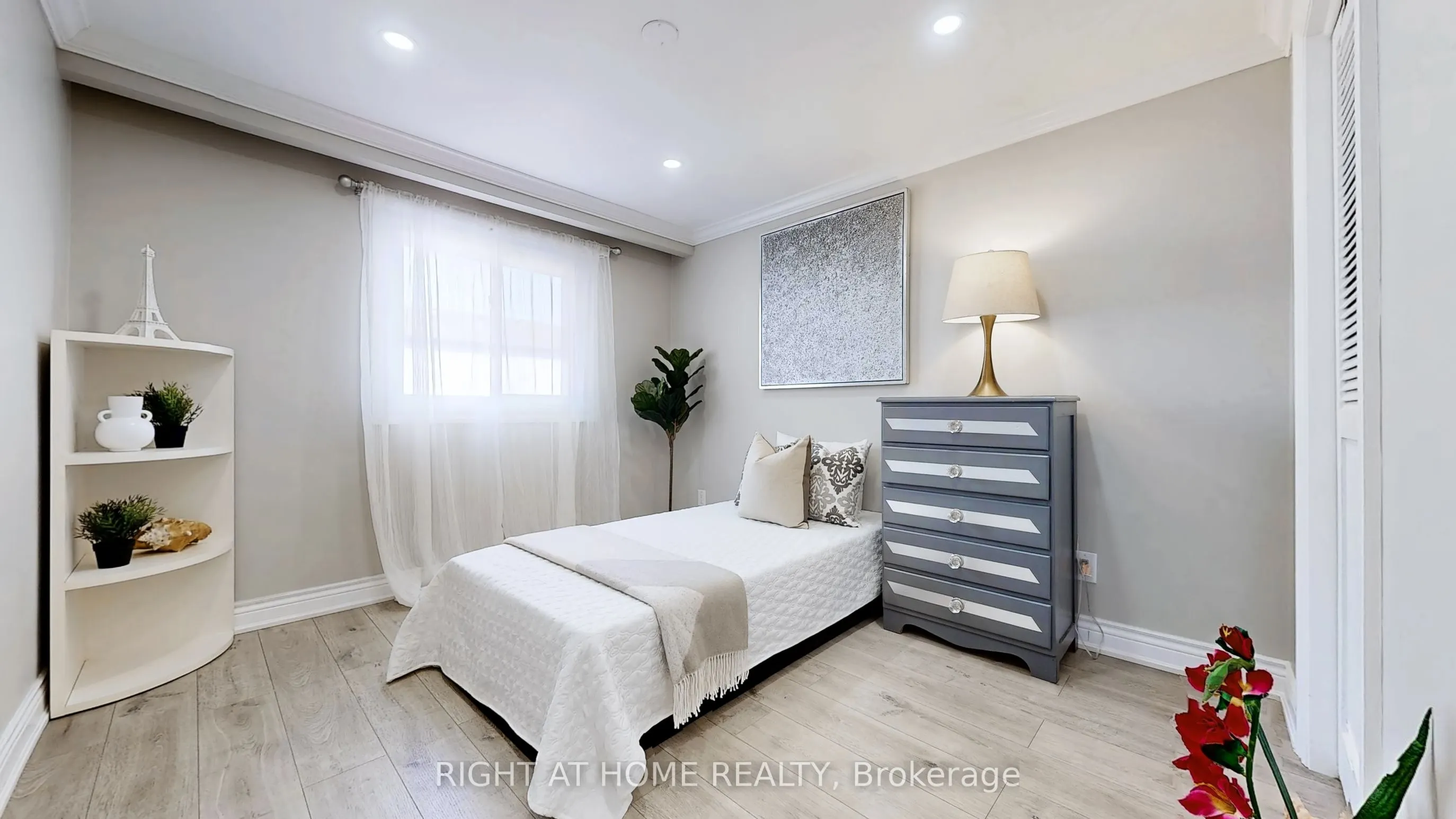 12A Kenmore Avenue