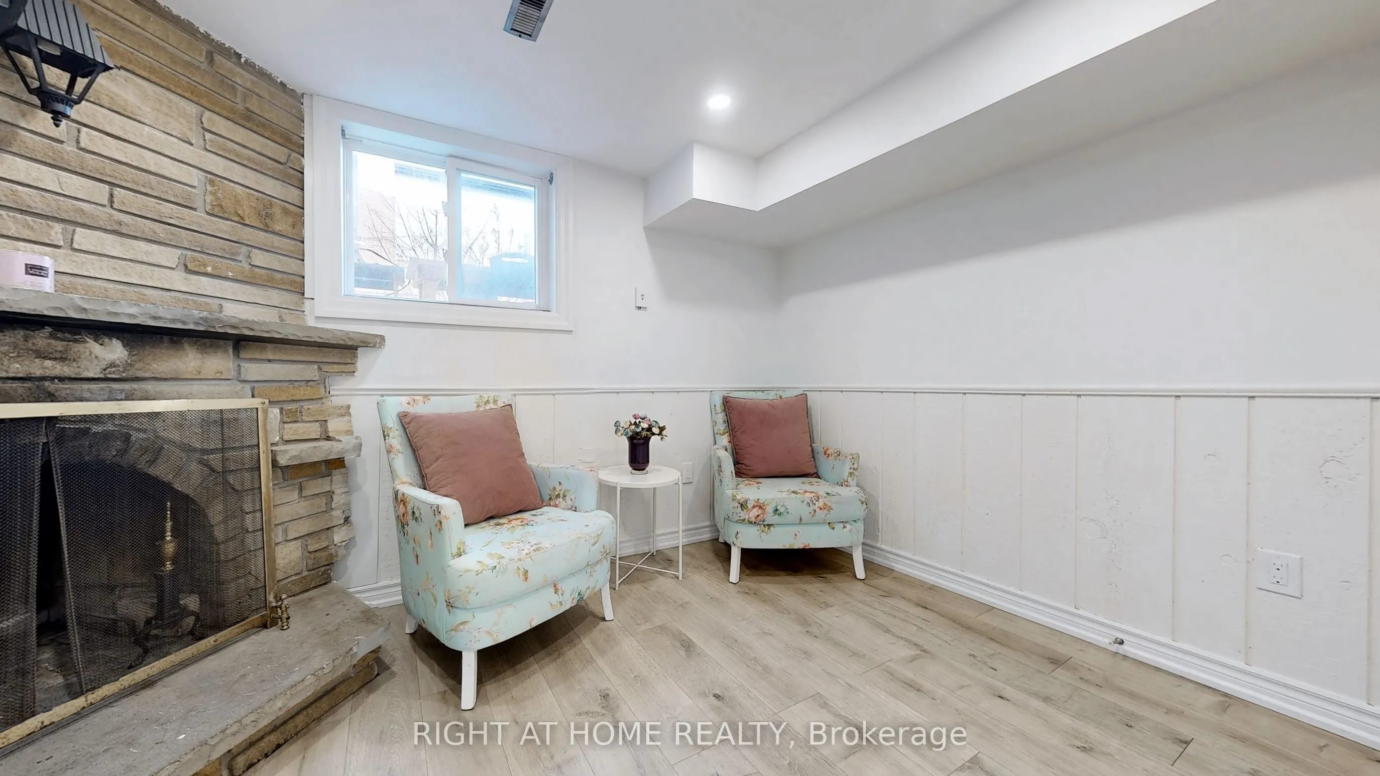 12A Kenmore Avenue